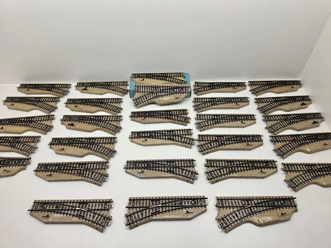 Märklin H0 - 5121/5122/5123/5221 - Model train tracks (28) - 28 M-rail switches