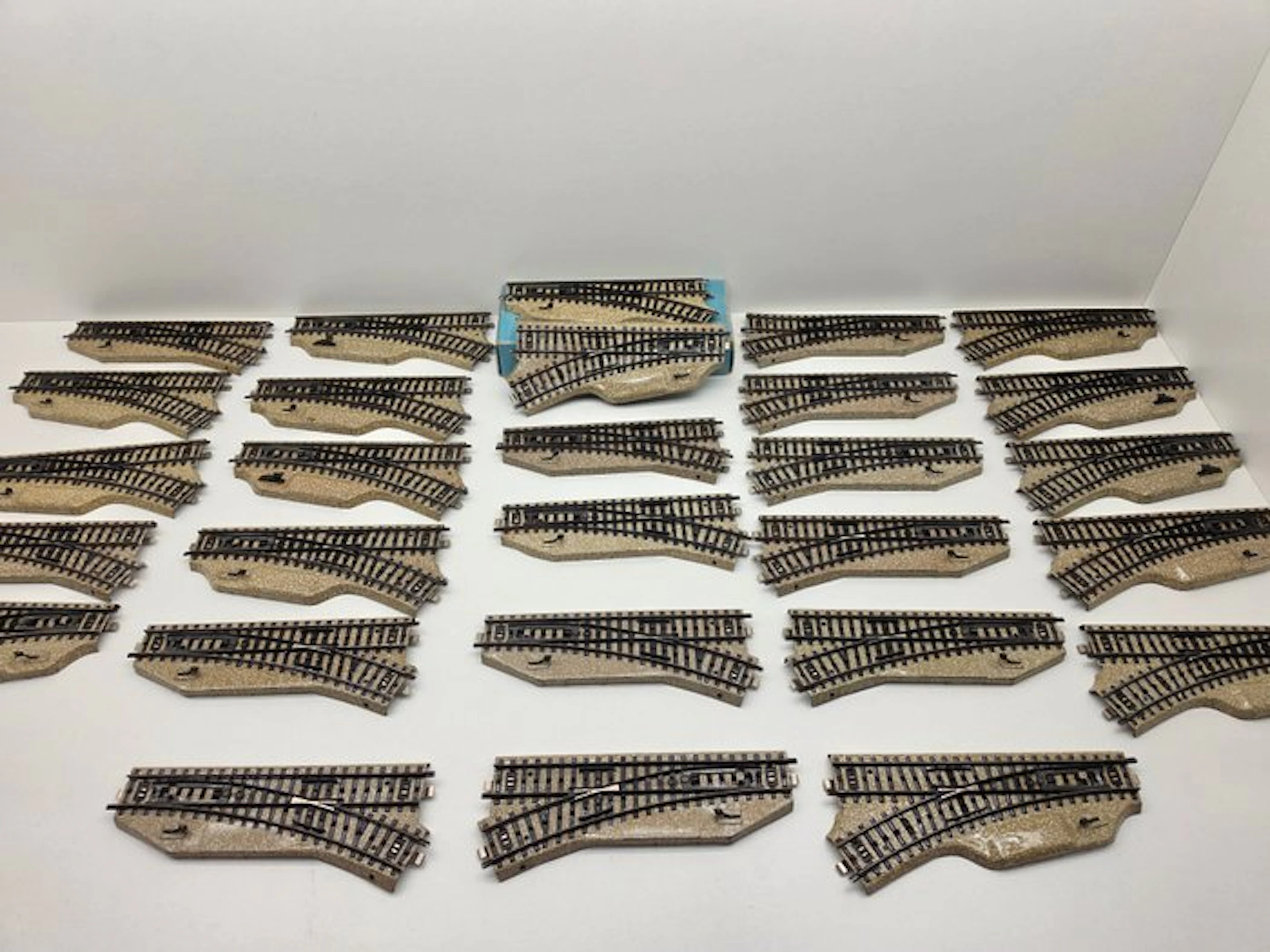 Märklin H0 - 5121/5122/5123/5221 - Model train tracks (28) - 28 M-rail switches