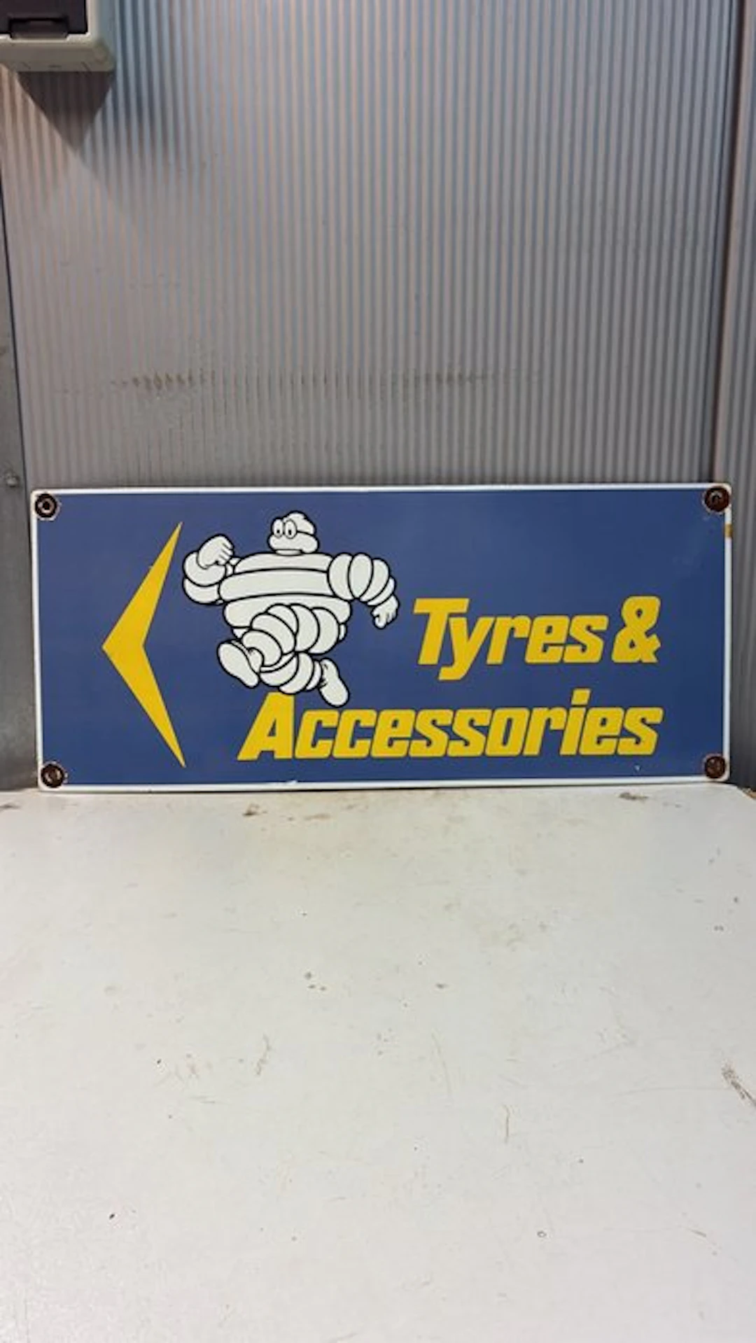 Michelin Bibendum – Tyres & Accessories – Emaille...
