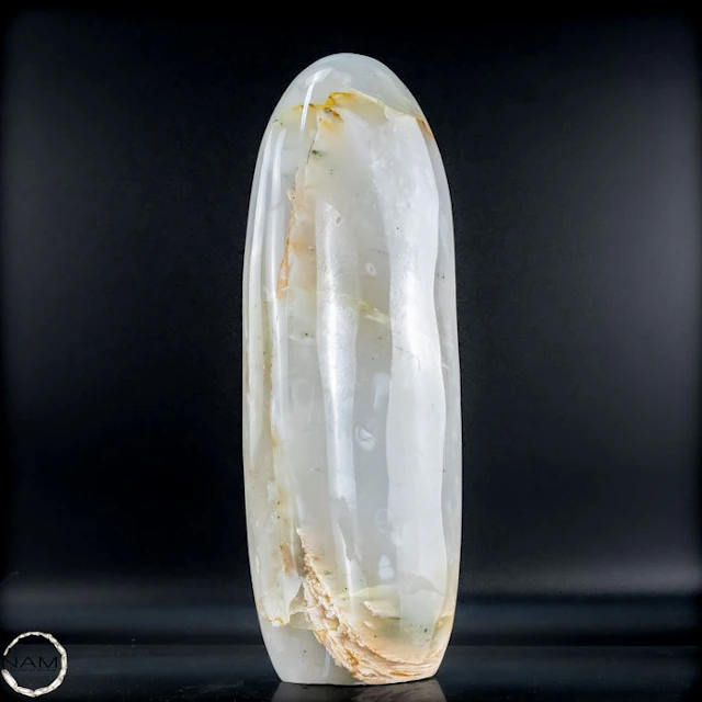 Rare Natural Garden-Quartz Freiform, Brazil- 2729.21 g