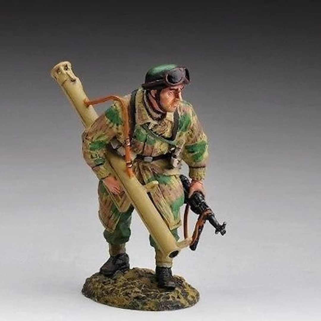 Thomas Gunn - Figure - WW2 Fallschirmjäger with rocket...