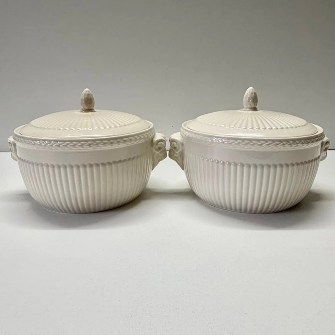 Wedgwood - John Goodwin - Tureen (2) - "Edme" - Ceramic...