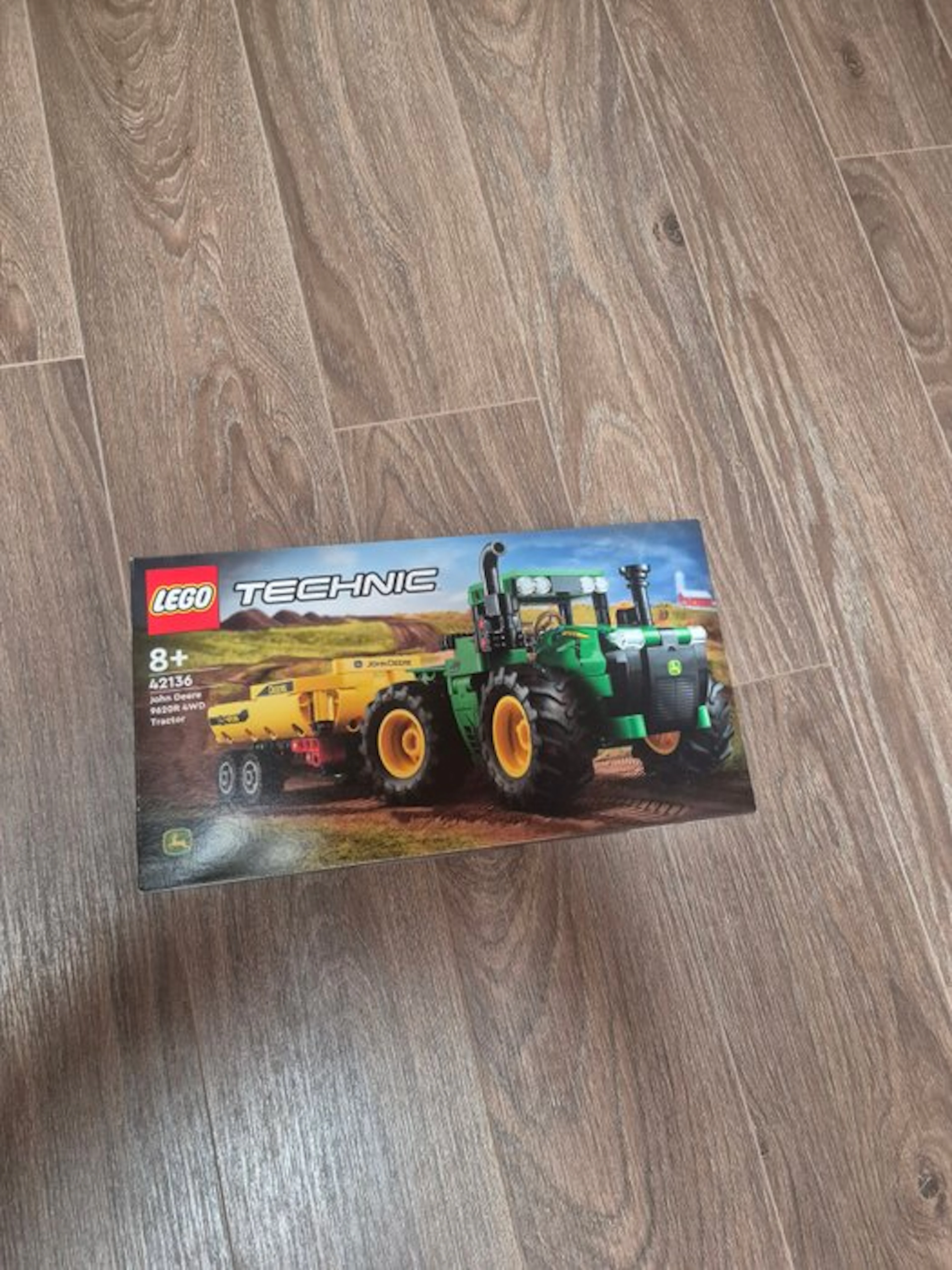 LEGO Set - 42136 - Technic - John Deere 9620R 4WD Tractor