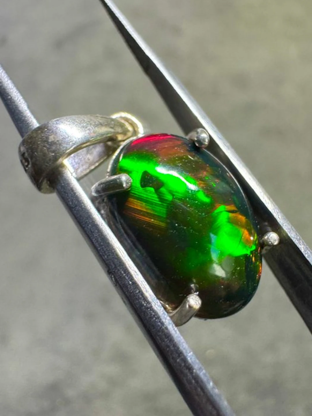 Ethiopian Black Opal Pendant + 925 Silver - 13.52 carats Jewellery- 2.7 g