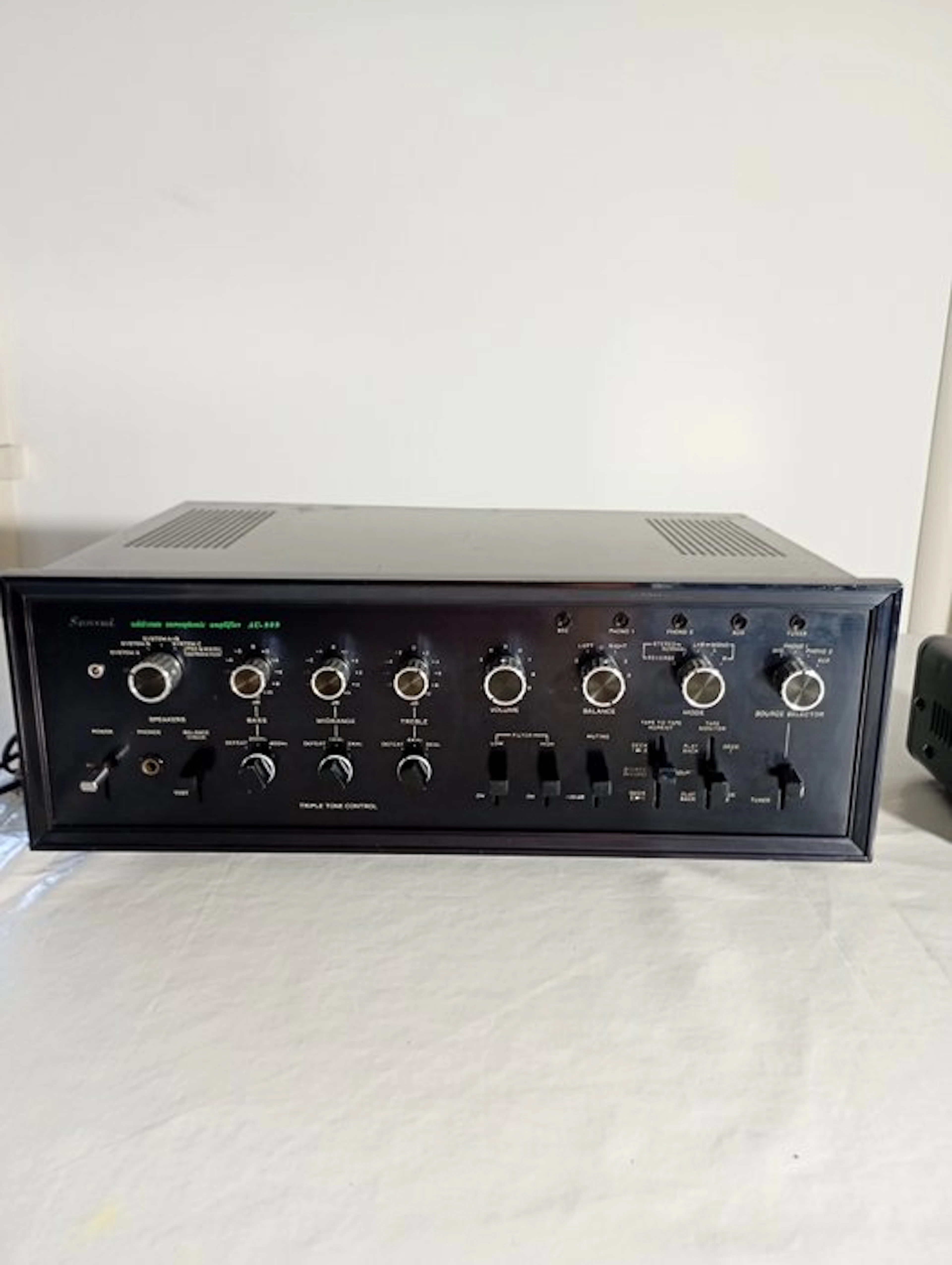 Sansui - AU-999 Solid state integrated amplifier