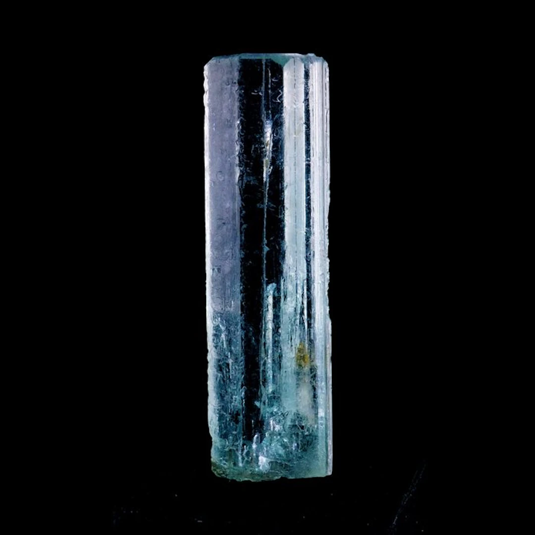 Aquamarine - Minas Gerais, Brazil - Height: 6.4 cm - Width: 2 cm- 28 g