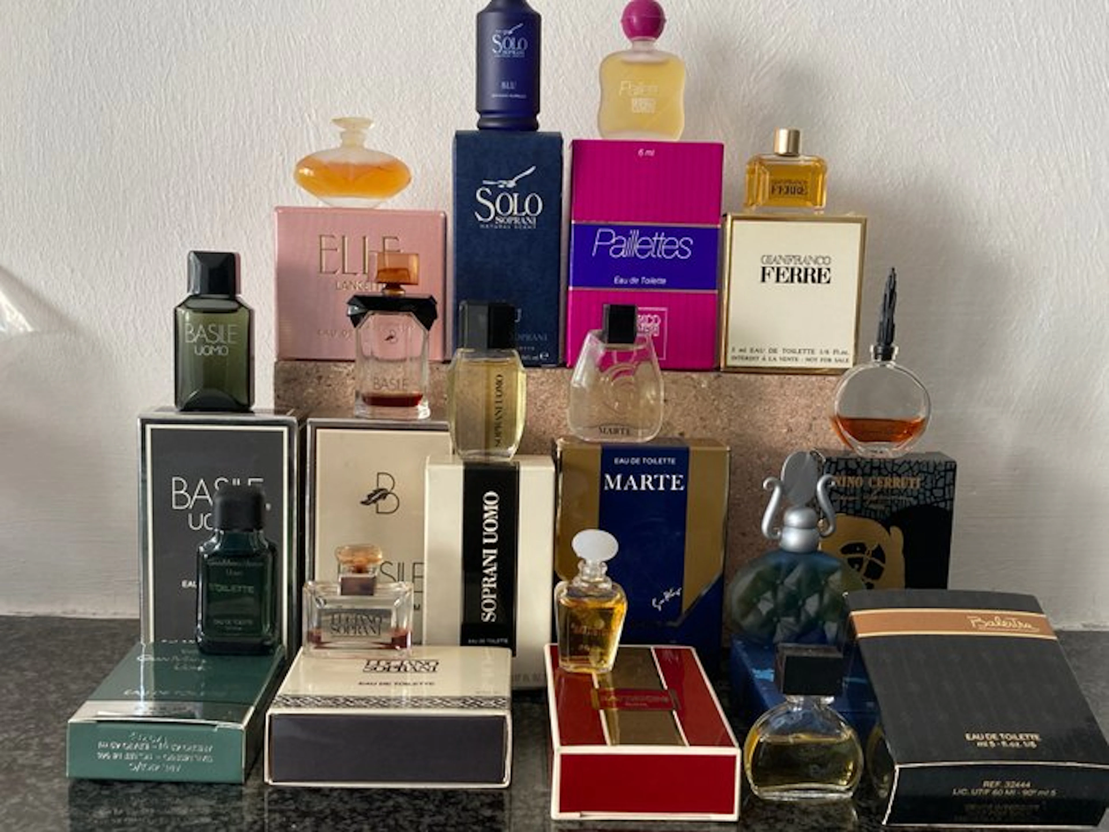 Themed collection - Collection of miniature perfumes. - Basile