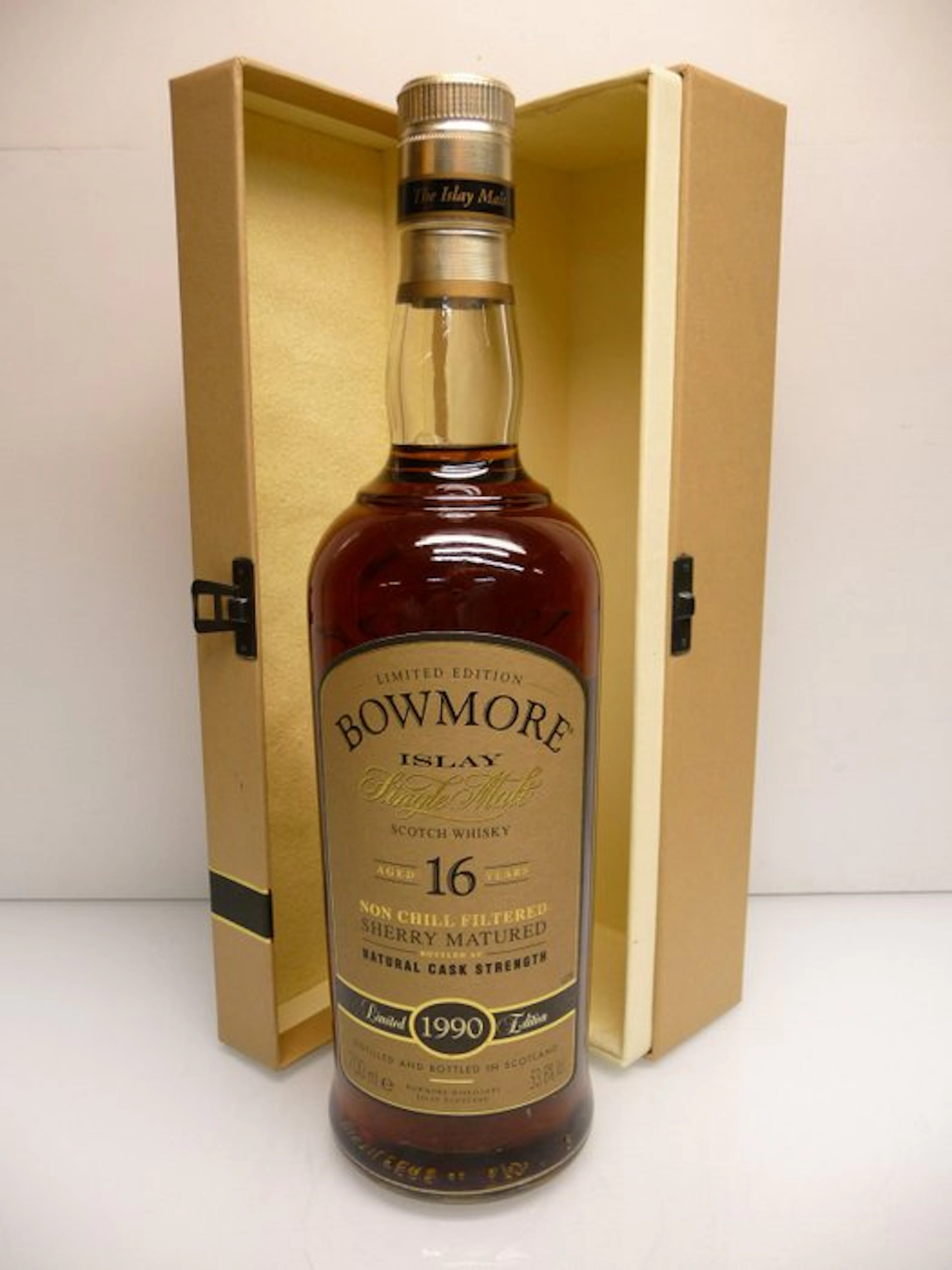 Bowmore 1990 16 years old Sherry Cask Matured - b. 2006 - 70cl