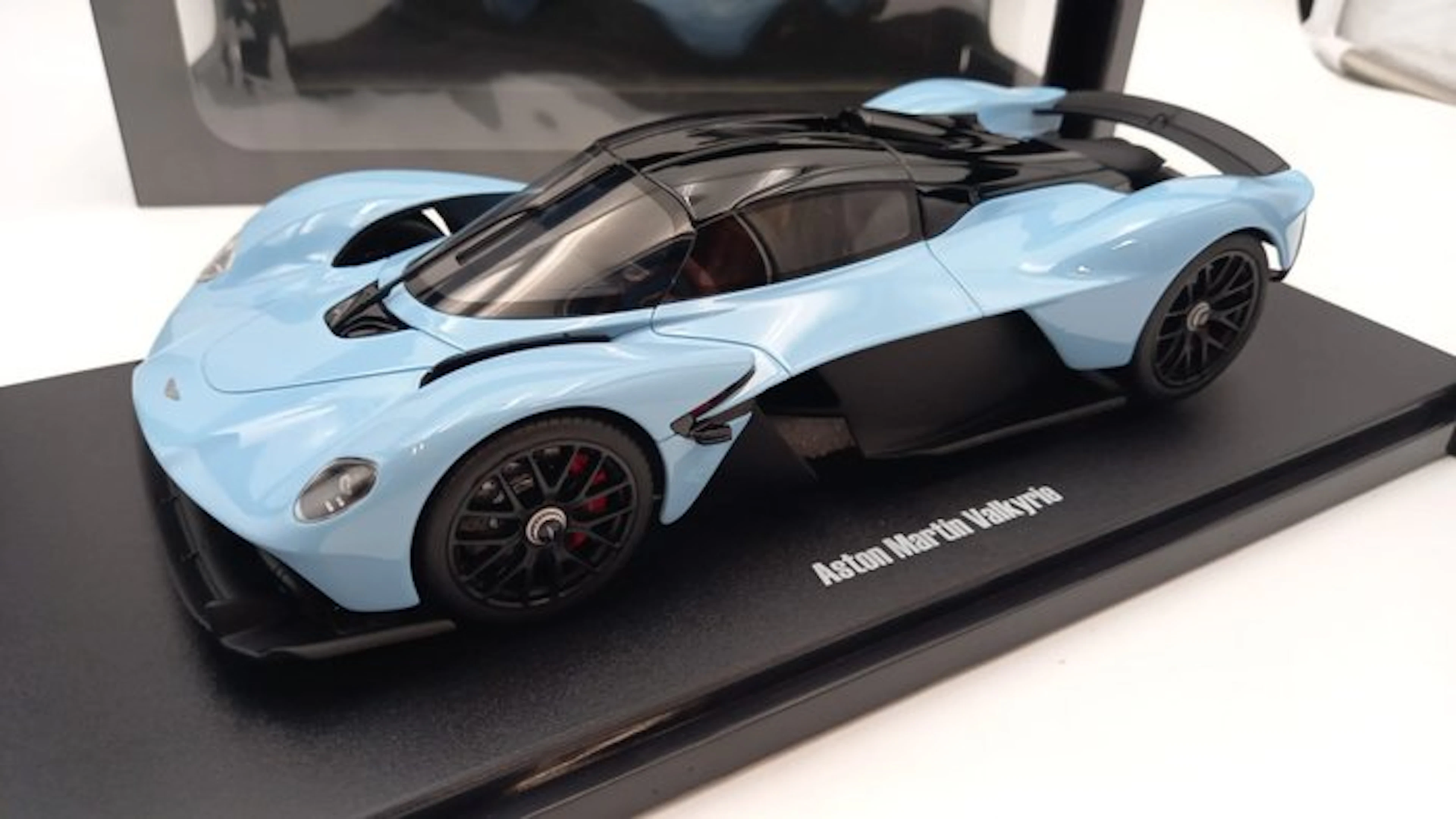 GT Spirit 1:18 - Model car - Aston Martin Valkyrie 2021 - (cod.B32)