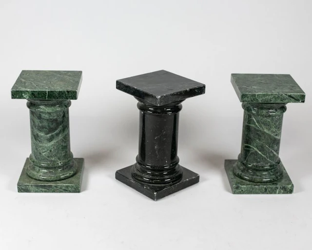 Column - 1960-1970 - Set of three small decorative marble columns.