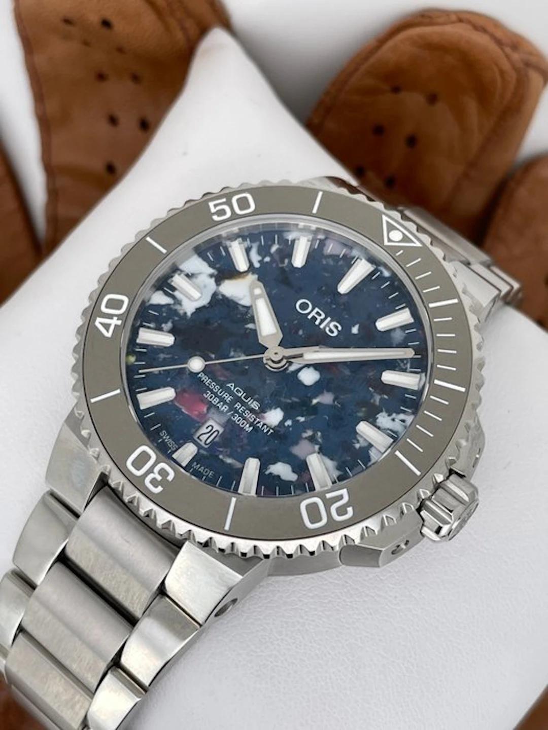 Oris - Aquis Date Upcycle Automatic - 01 733 7766 4150-Set - Men - 2020-2025