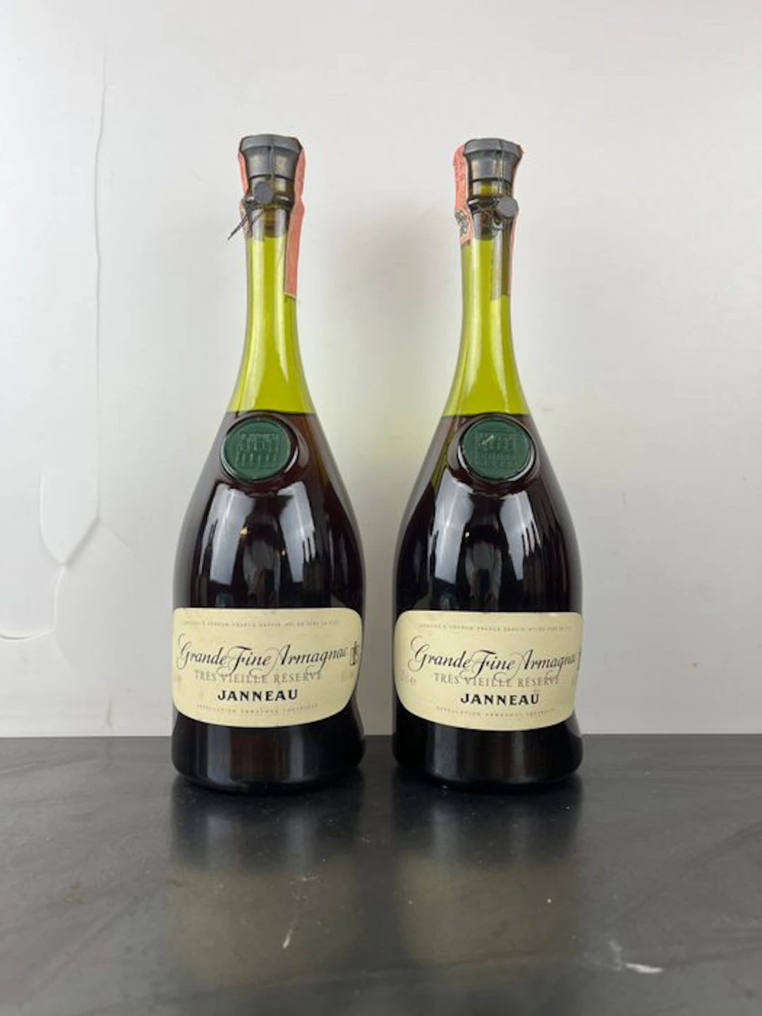 Janneau - Très Vieille Réserve - Grande Fine Armagnac - b