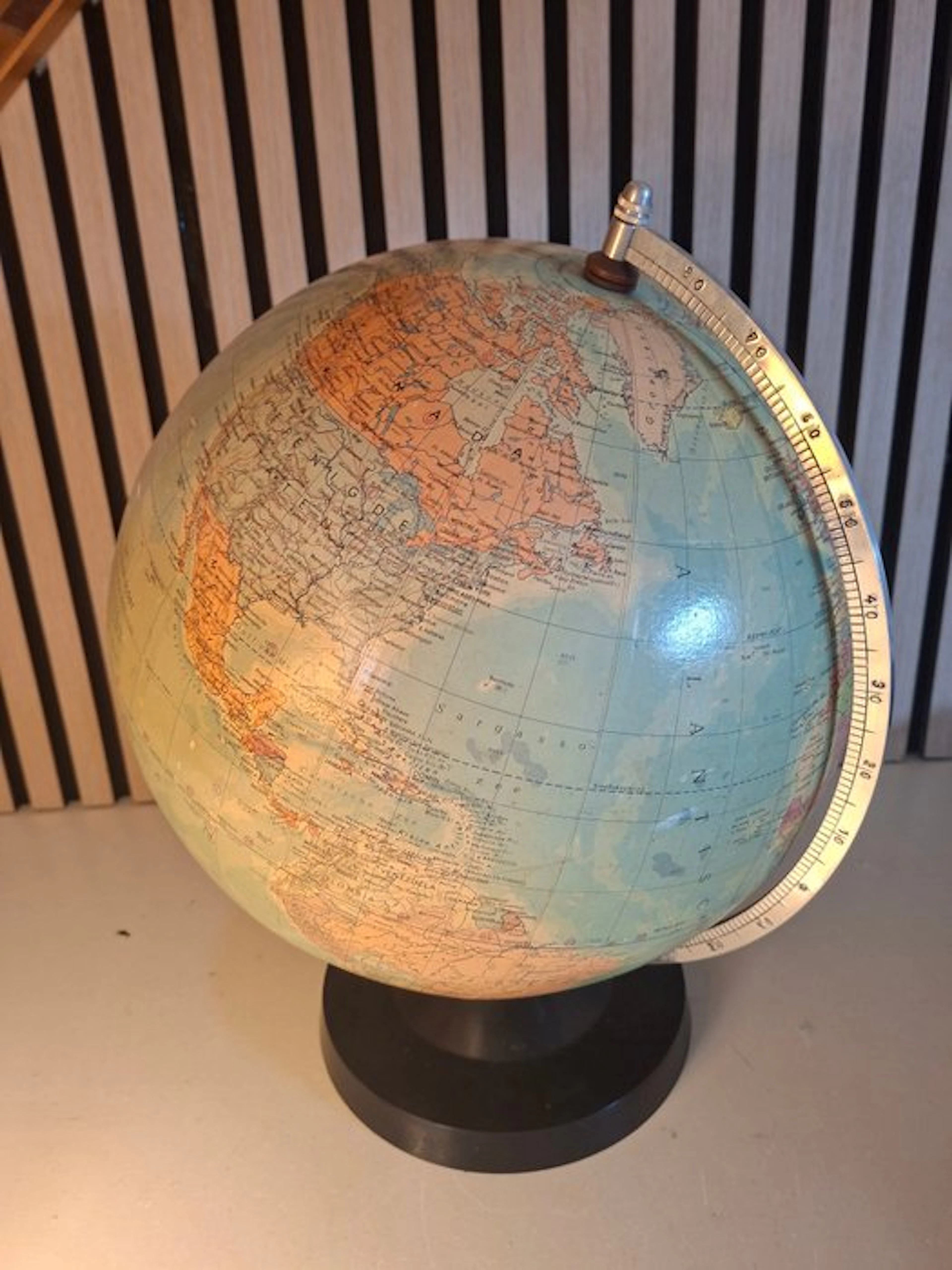 Staatskundige Räth World Globe / globe from the 1970s...