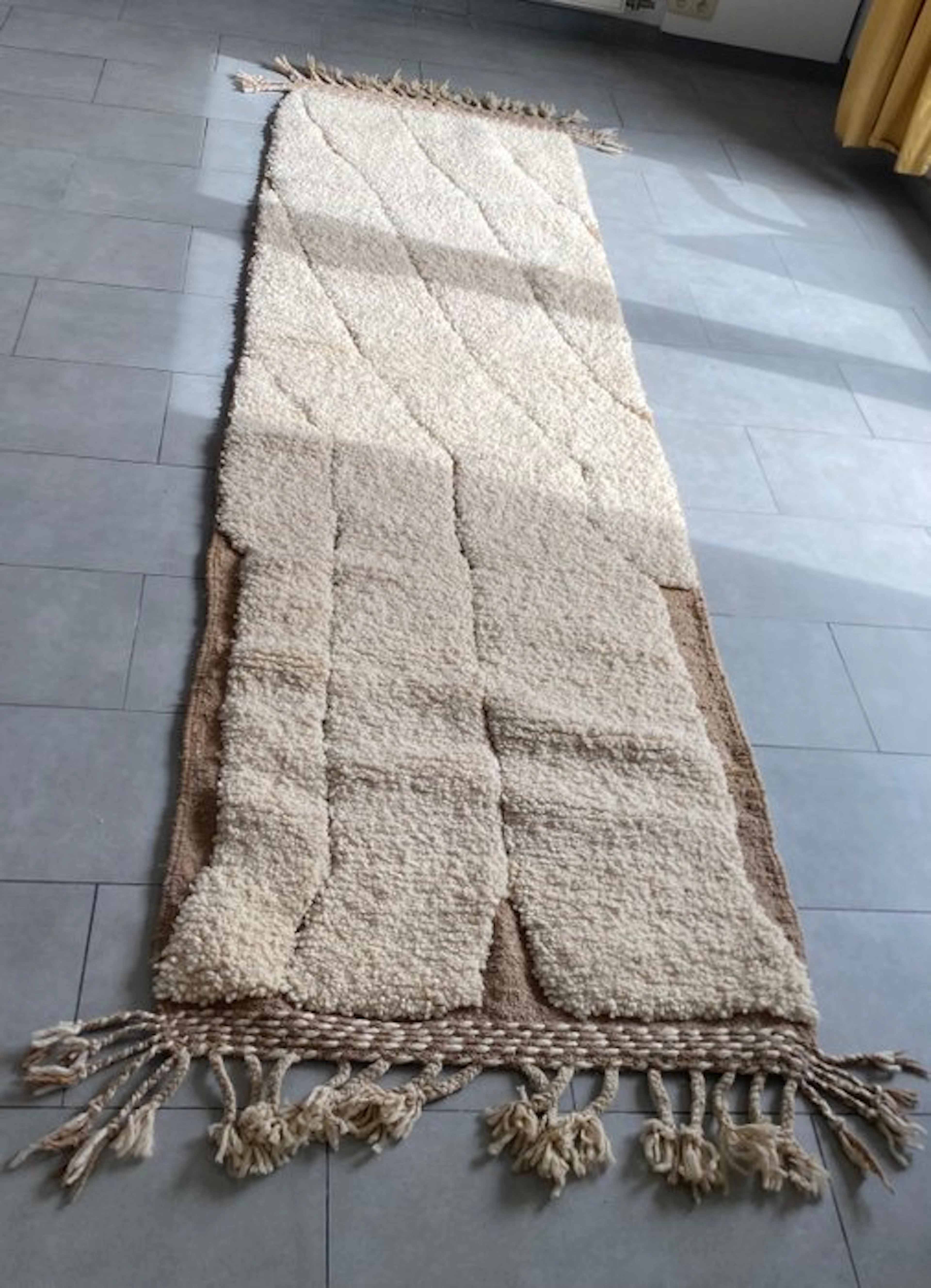 Atlas Path — Handgeweven Berber Loper - Unique & Cultural...