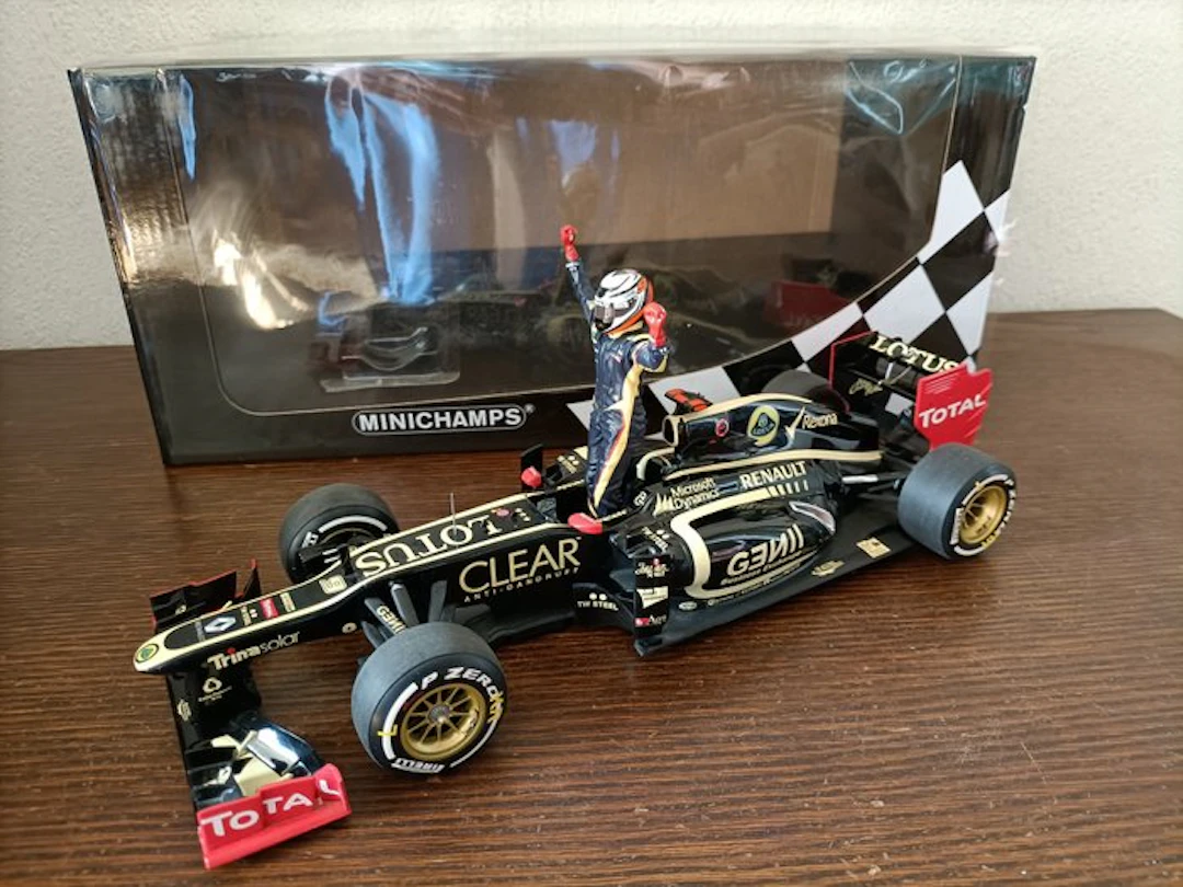 MiniChamps 1:18 - Model race car - Lotus Renault F1 model...