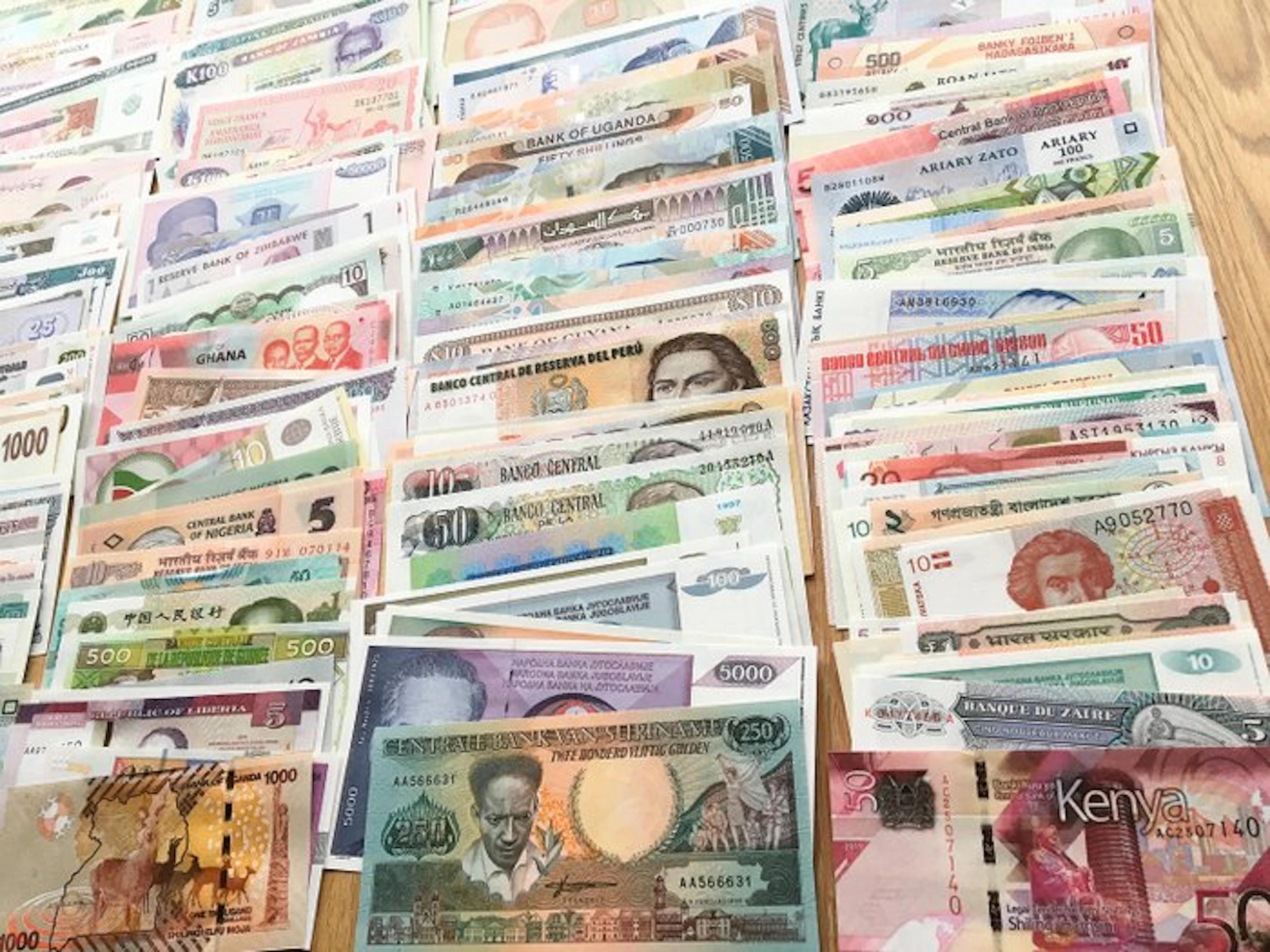 World. - 200 Different banknotes - various dates (No reserve price)