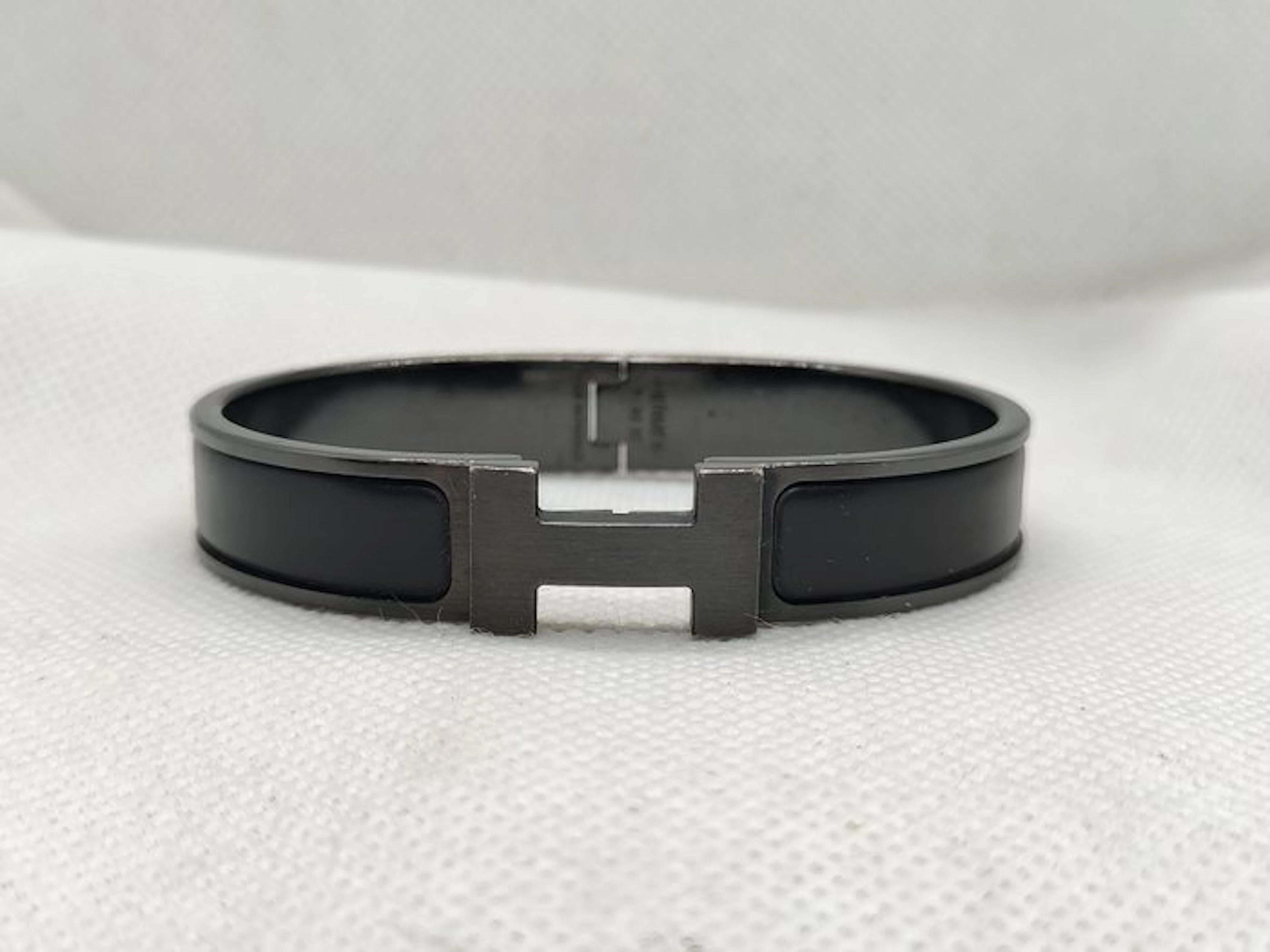Hermès - Black-plated metal and enamel - Bracelet
