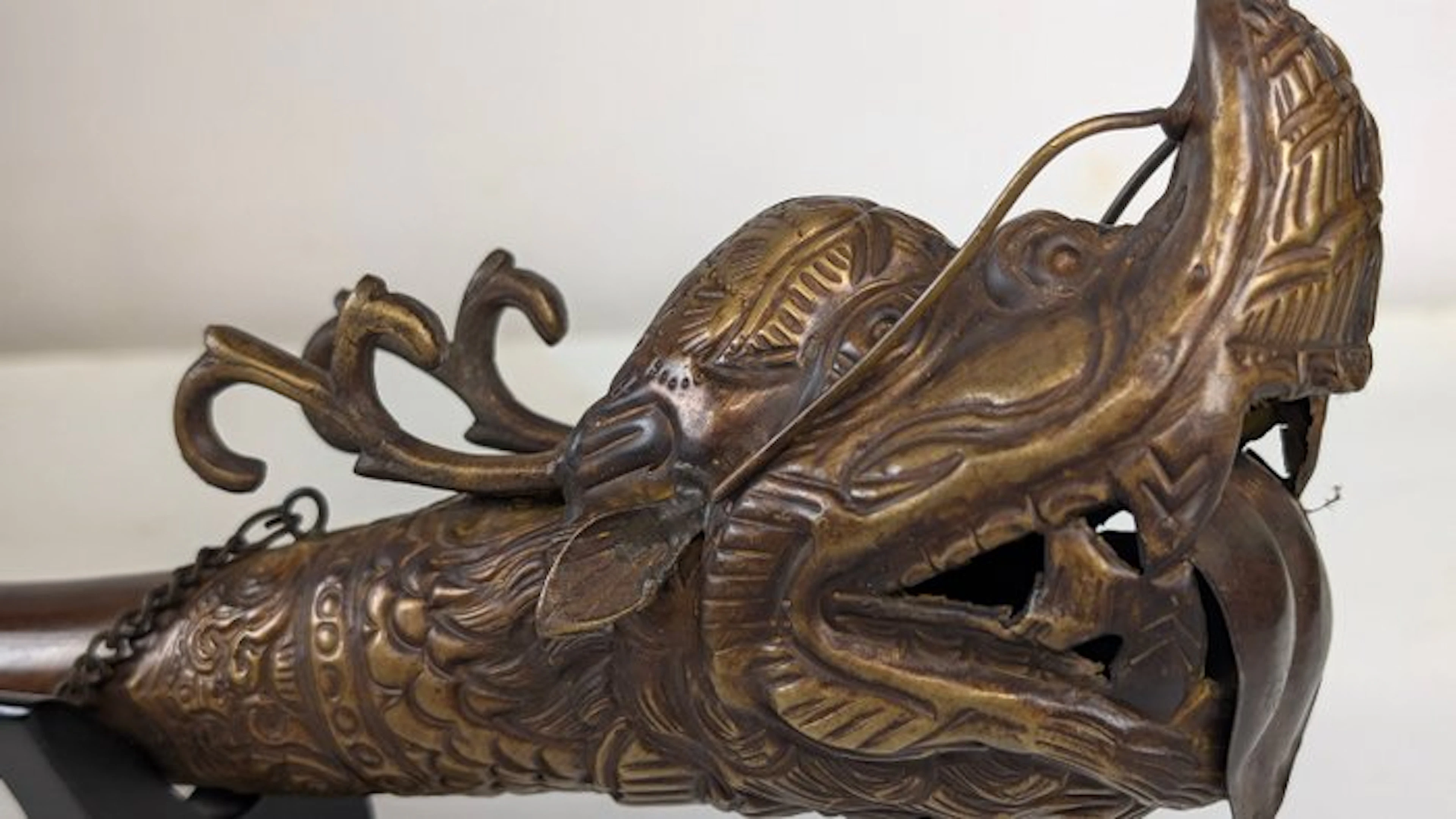Handgemaakt - Drakenhoorn - - Horn - Nepal - 1990 (No reserve price)