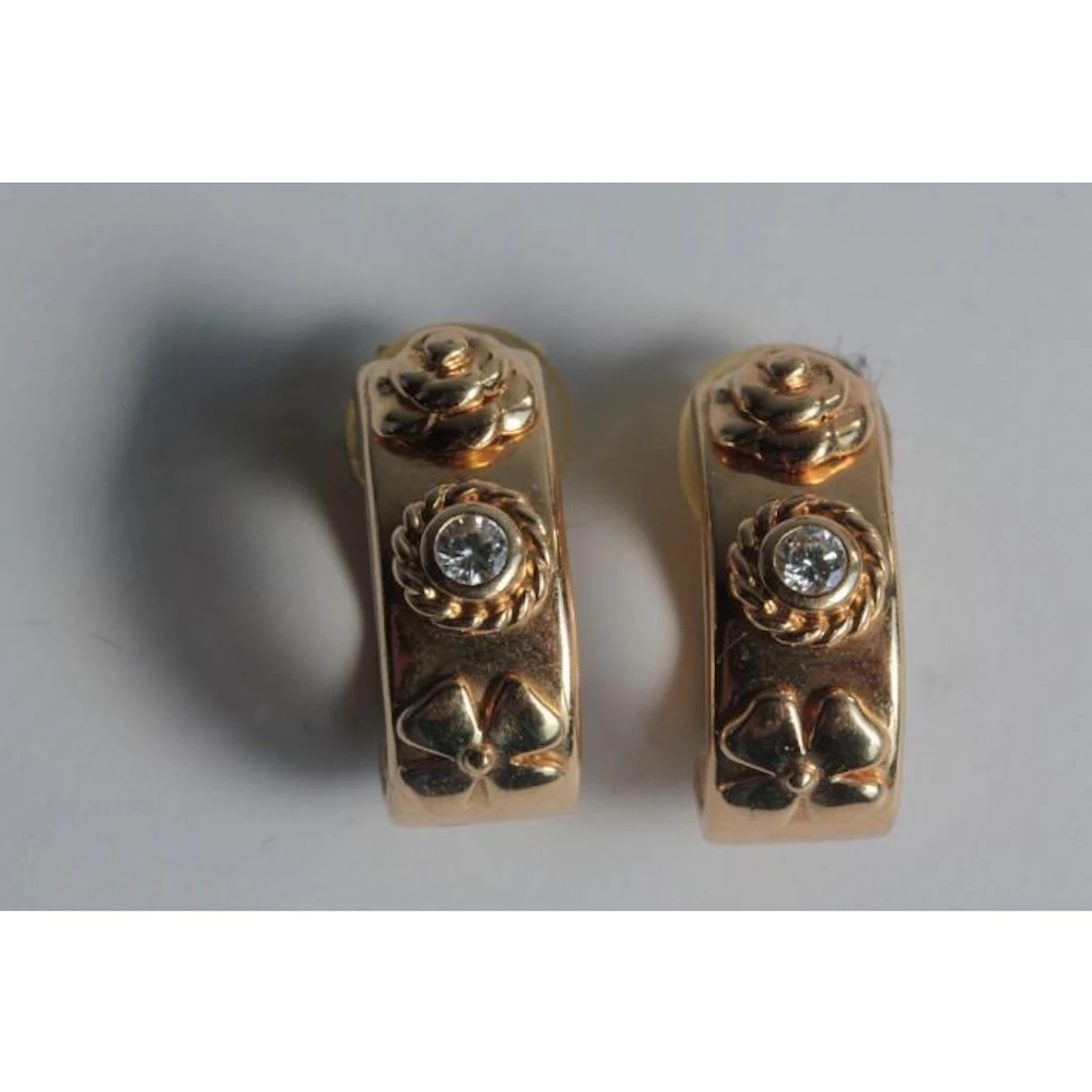 Chanel - Clip-on earrings - Camélia - 18 kt