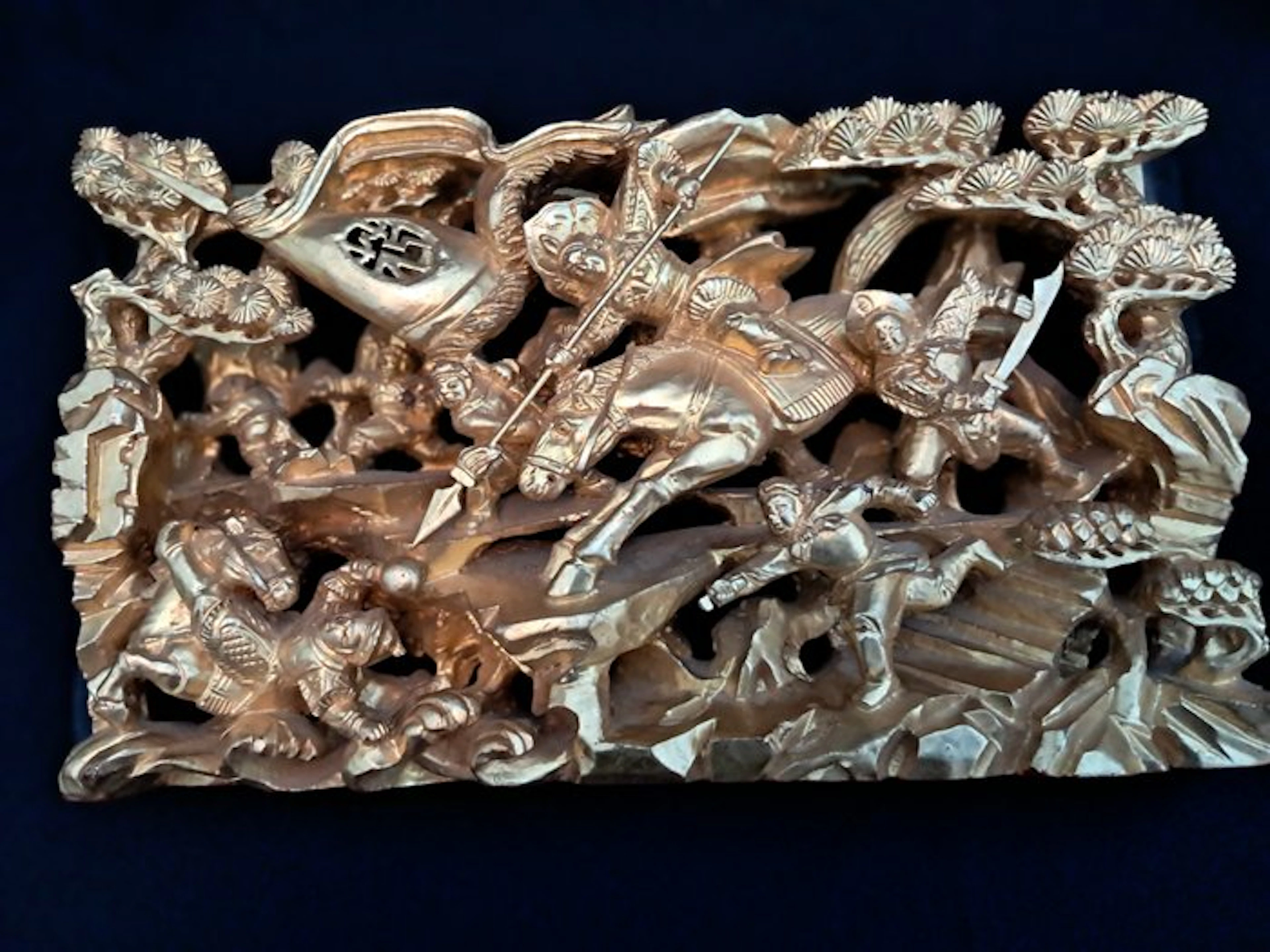 Chinese relief decor - Wood - China - second half 20th century