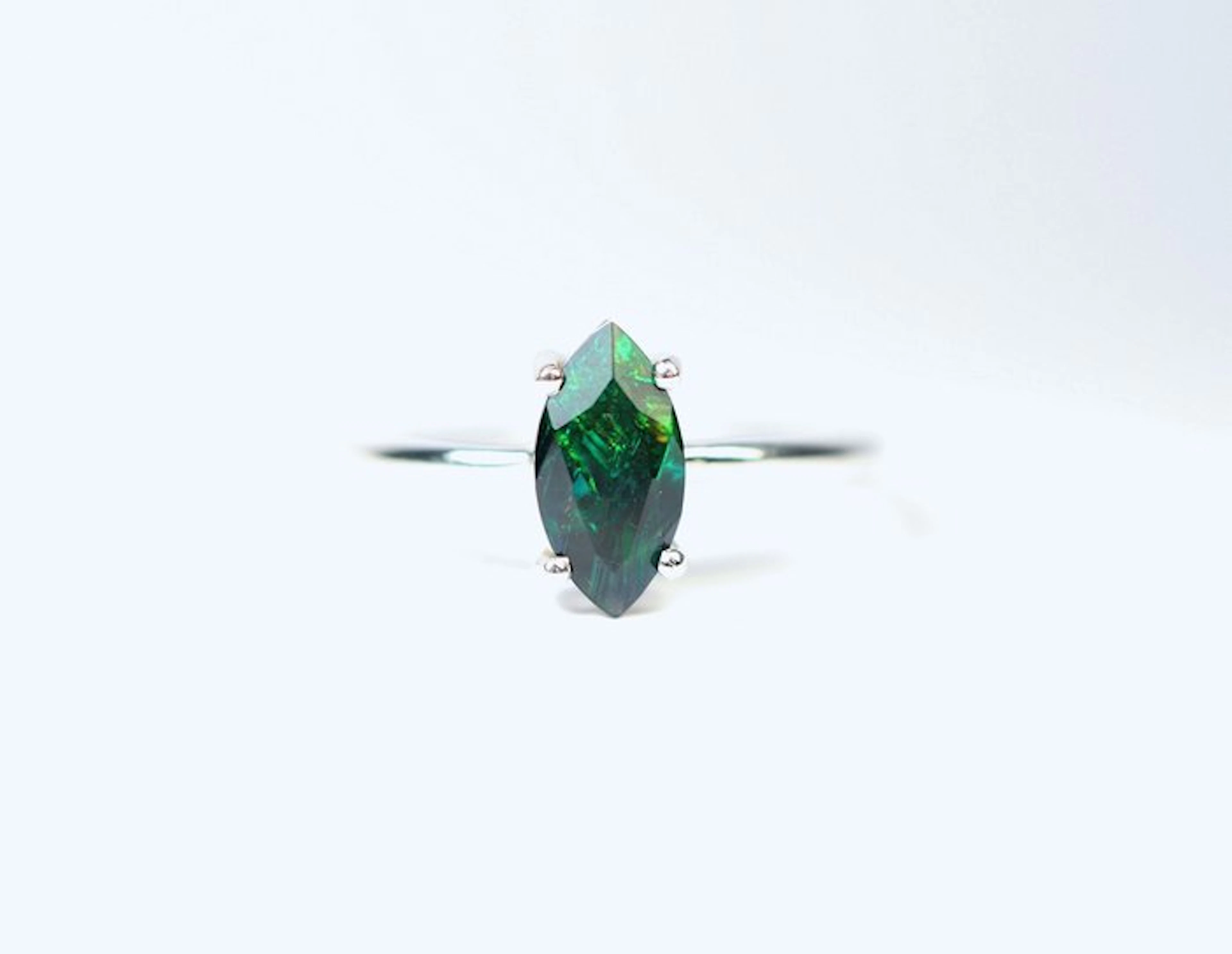 Black Chalama Opal Ring / new- 1.68 g - (1)