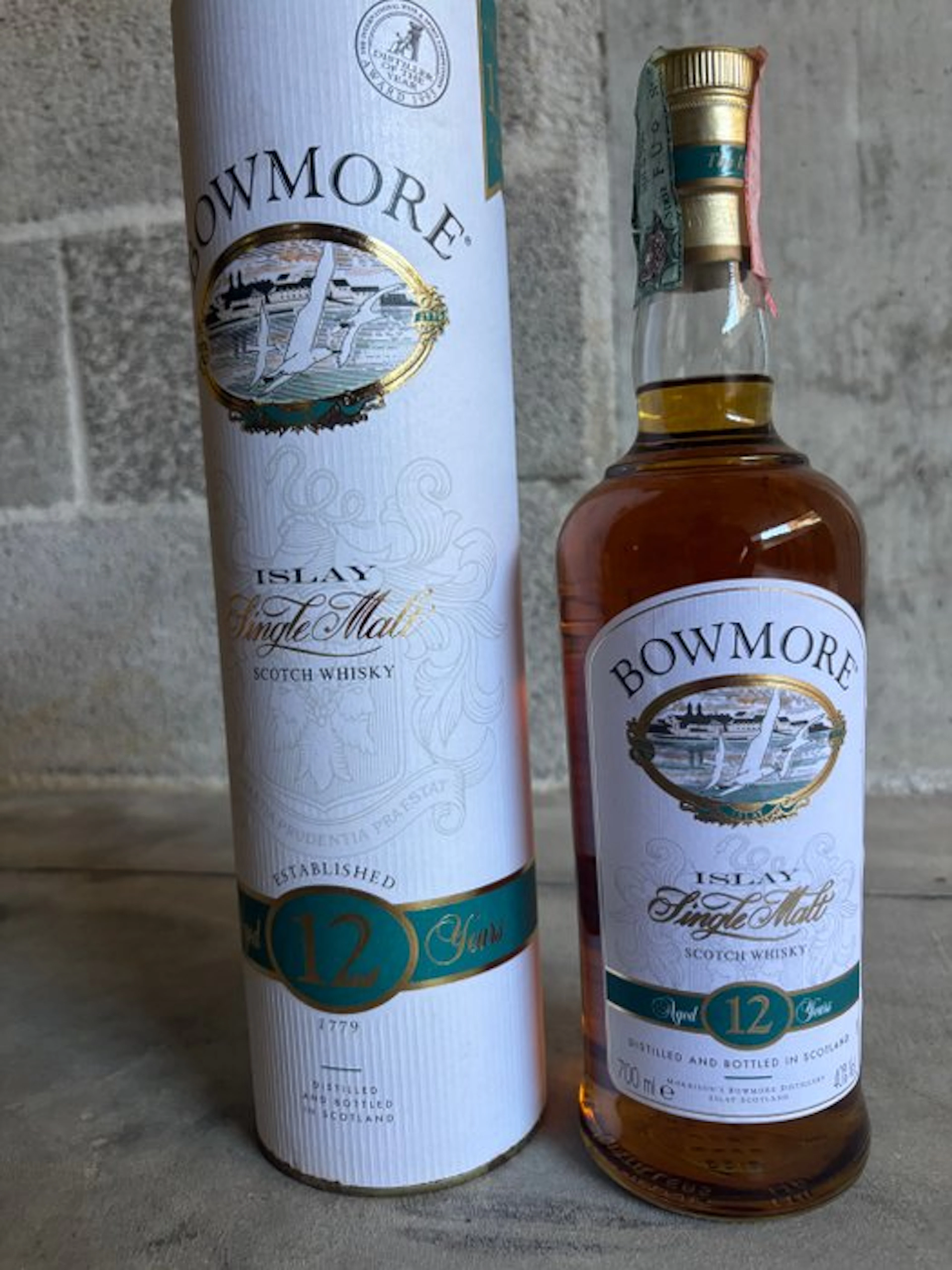 Bowmore 12 years old - b. late 1990s early 2000s - 70cl