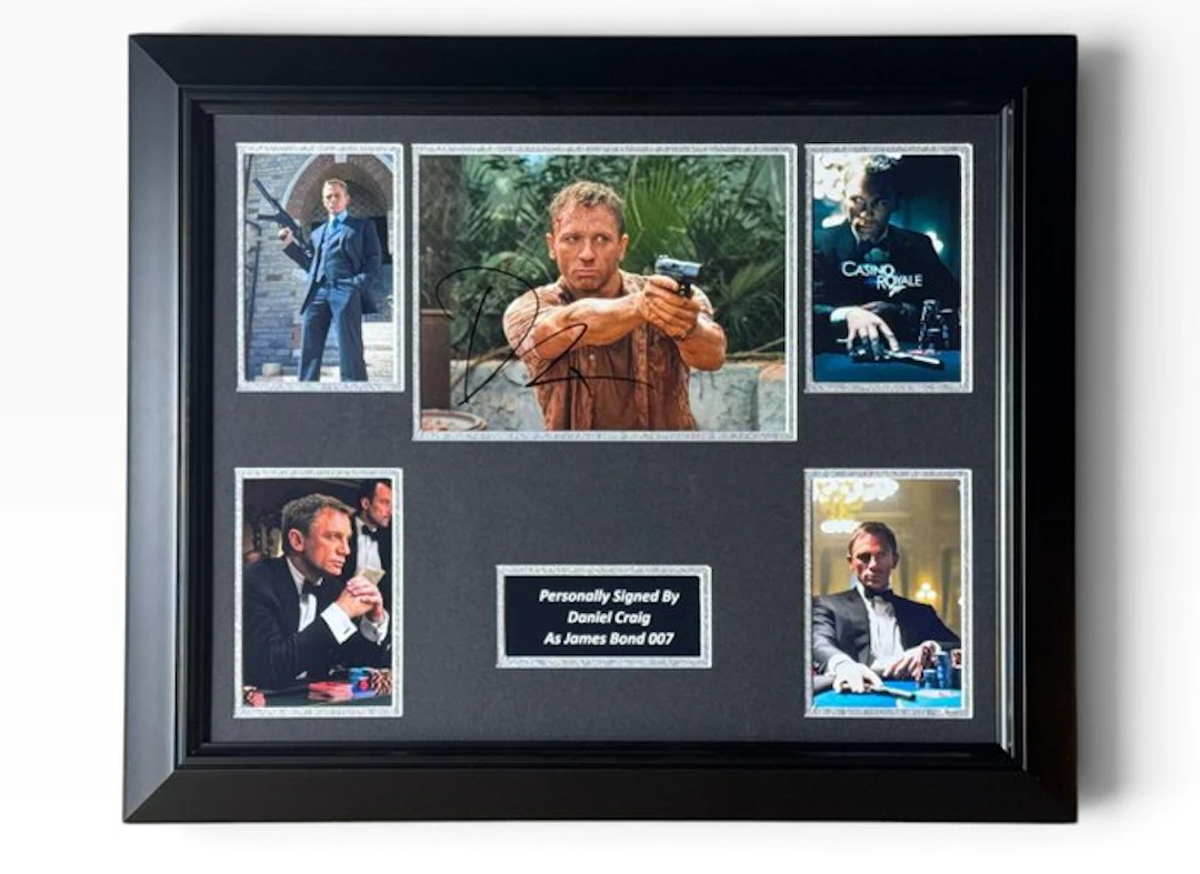 James Bond 007: Casino Royale - Daniel Craig Singed Photo...