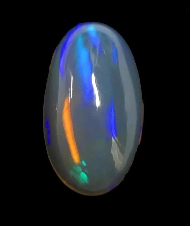 OPALE 100% NATURAL Cabochon- 0.76 g