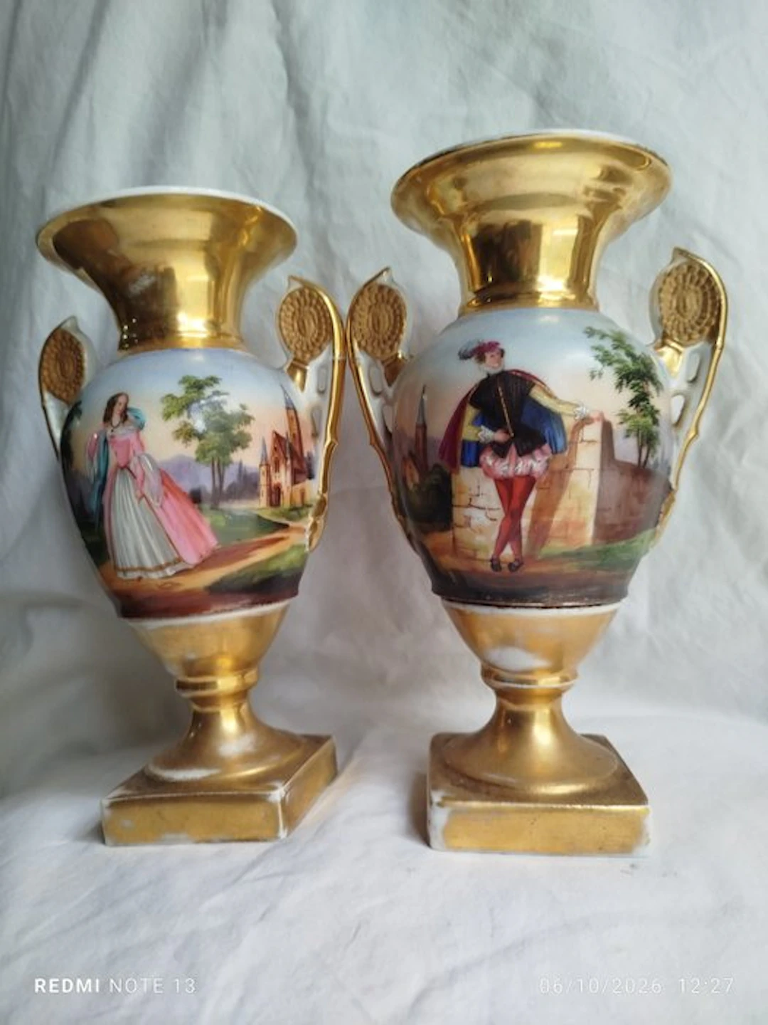 Vase (2) - Porcelain