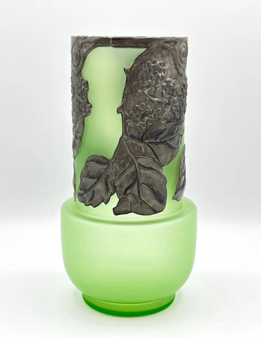 Attribué à Kralik - Vase - Rare Art Nouveau vase in satin...