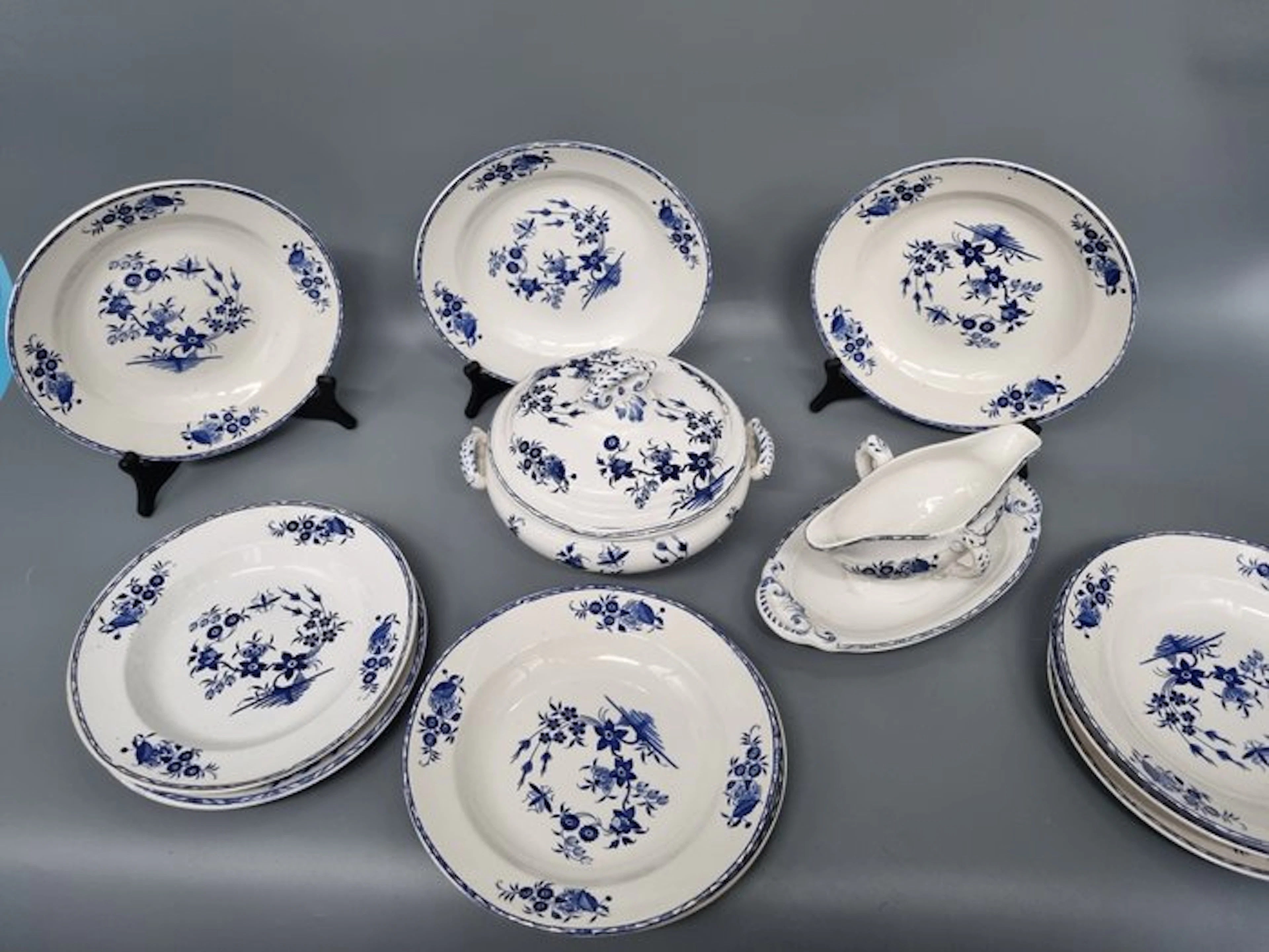 Boch Frères La Louvière – Tafelservice Grand Bouquet –...