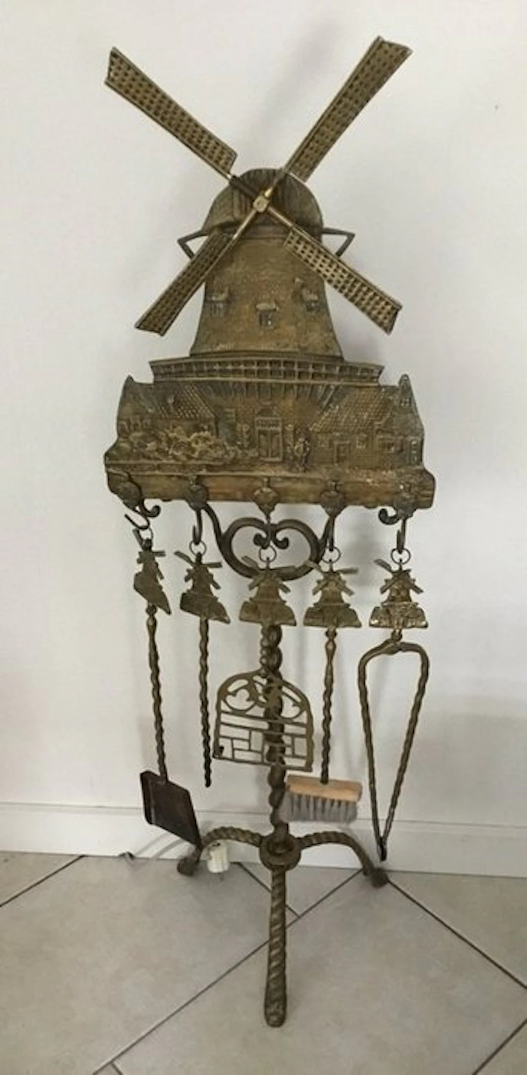 Fireplace accessory (5) - Brass - Impressive windmill hearth set