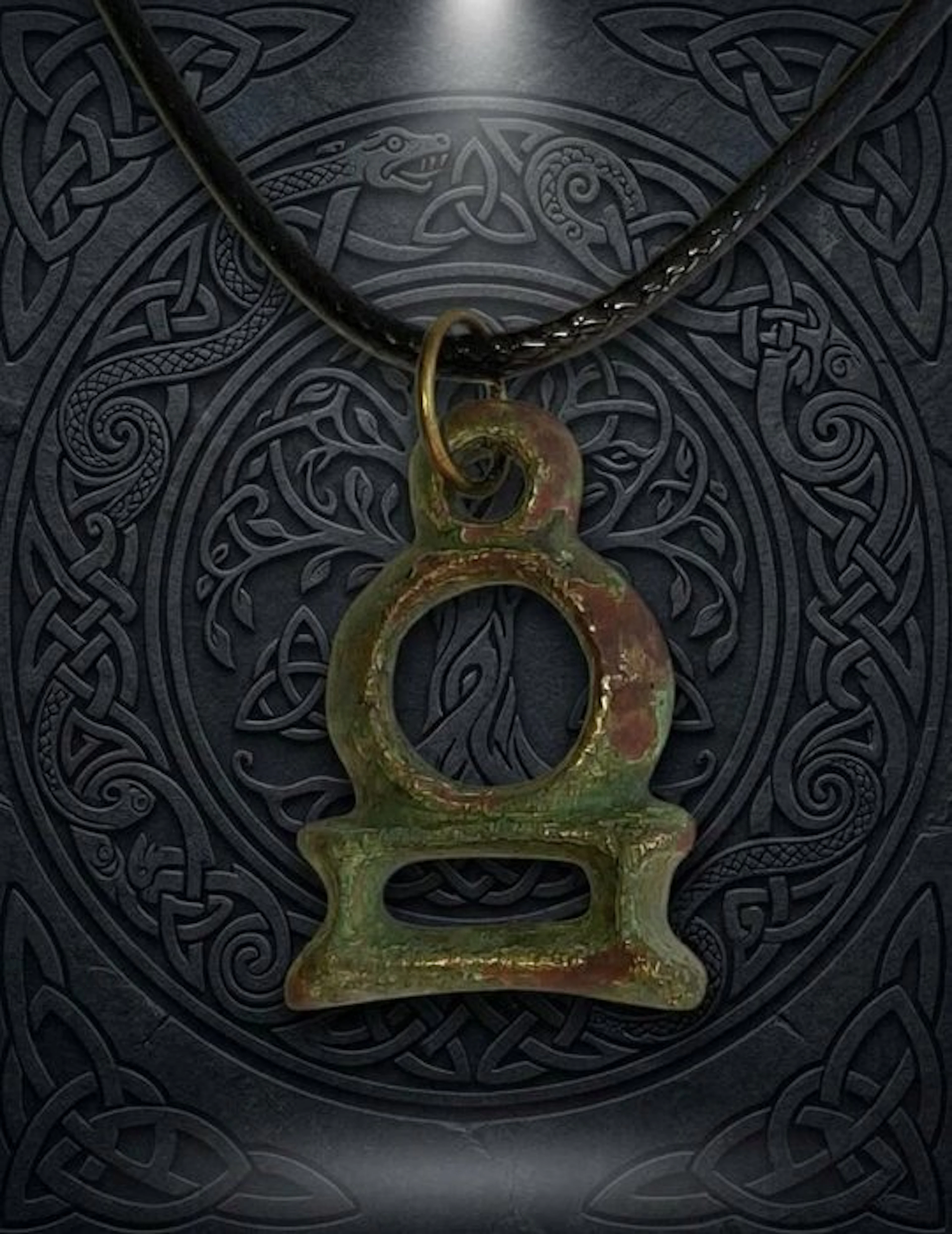Celtic Bronze Beautiful pendant-amulet.Excellent condition. (No reserve price)