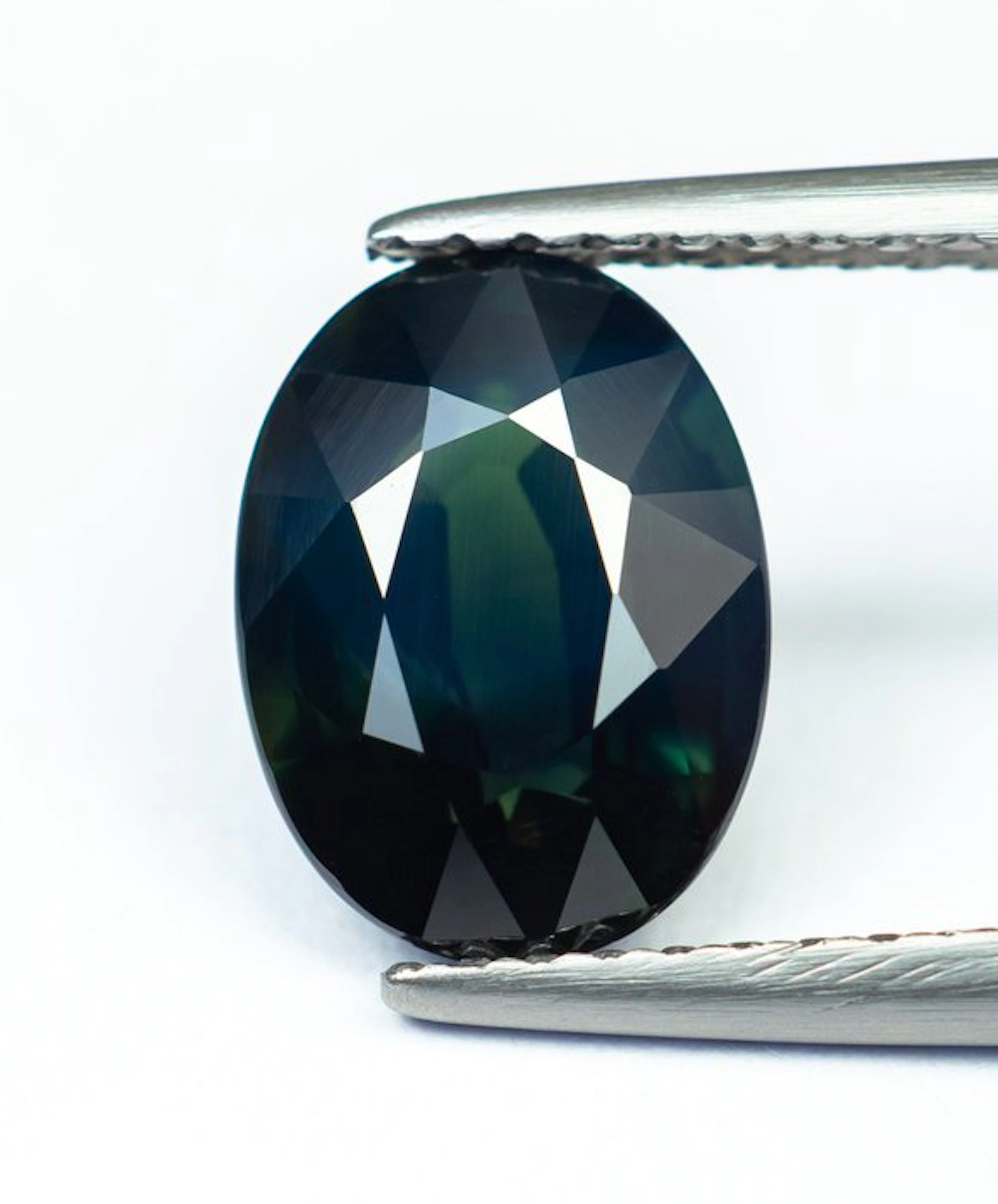 No reserve price Sapphire - 2.40 ct - Bellerophon Gemlab - Deep Greenish Blue