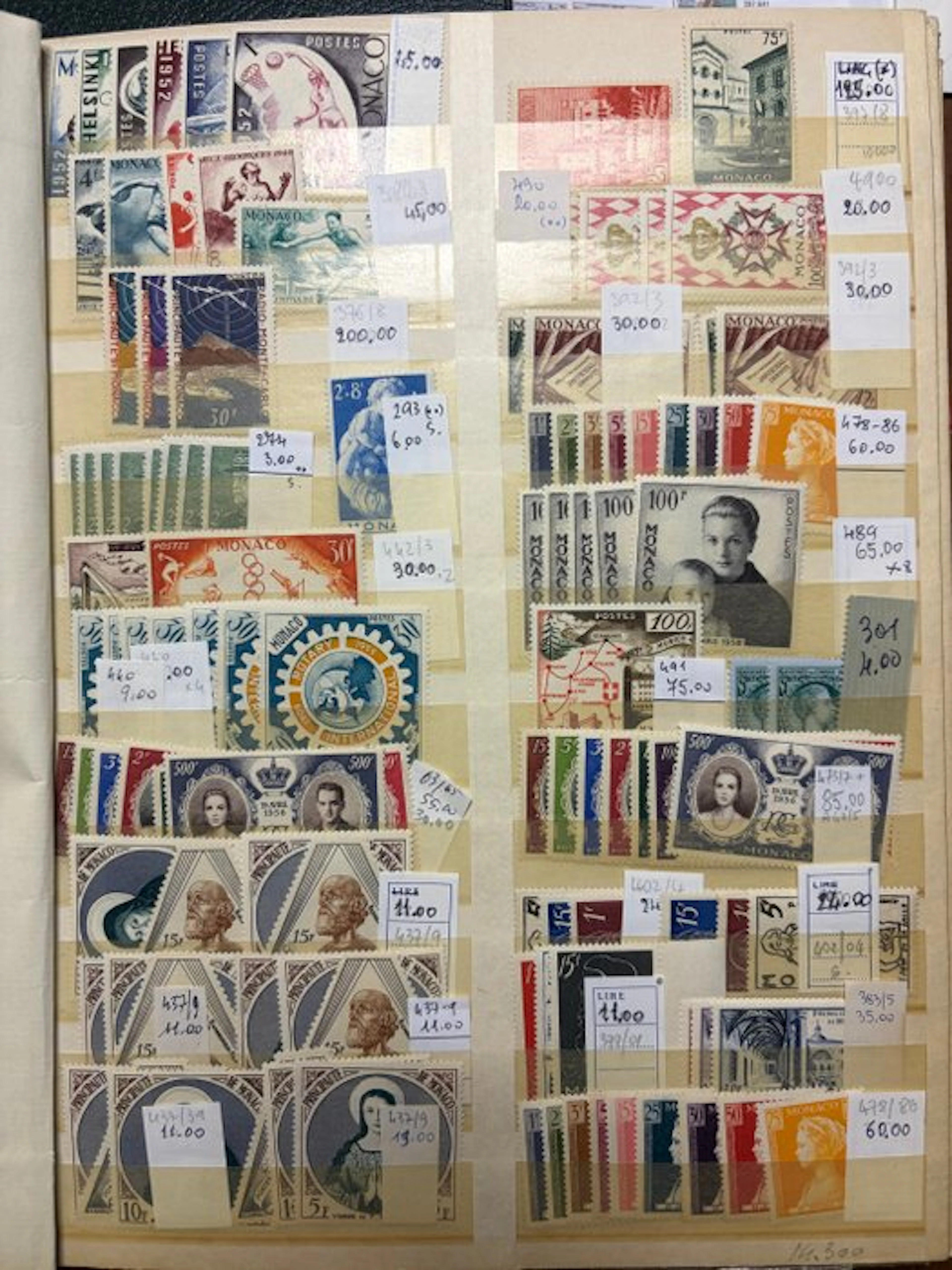 Monaco - Beautiful collection of hundreds of new Monaco stamps