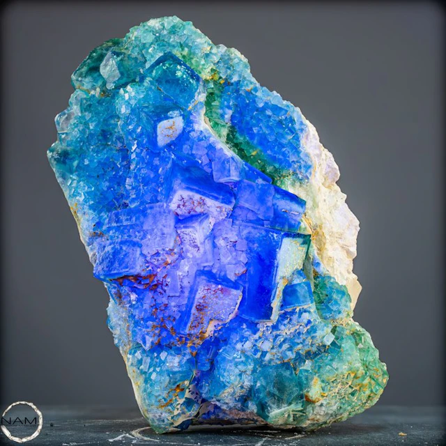Unique fluorite cluster – Crystal Beauty in Emerald Green- 4827.15 g