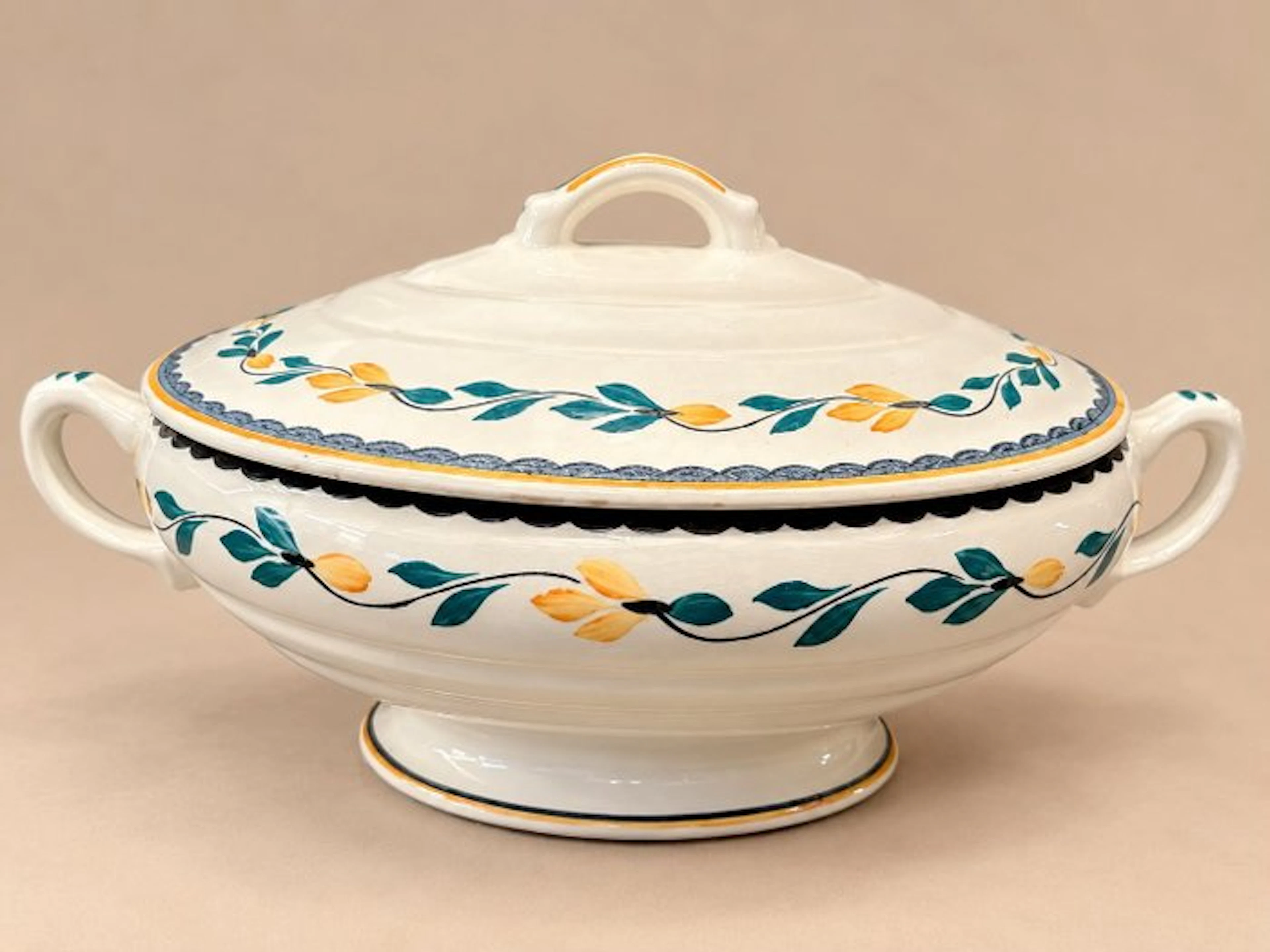 Petrus Regout - Bowl - Faience - Hand-painted