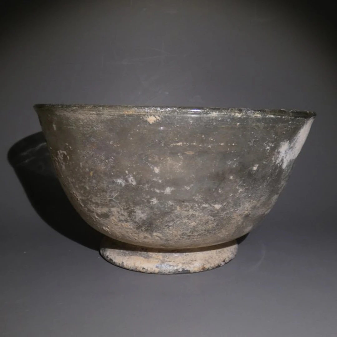 Ancient Roman Glass Bowl. 15 cm D. 1st - 2nd century AD