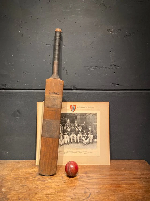 1930 - Antique Cricket bat - cricket ball - Don Bradman