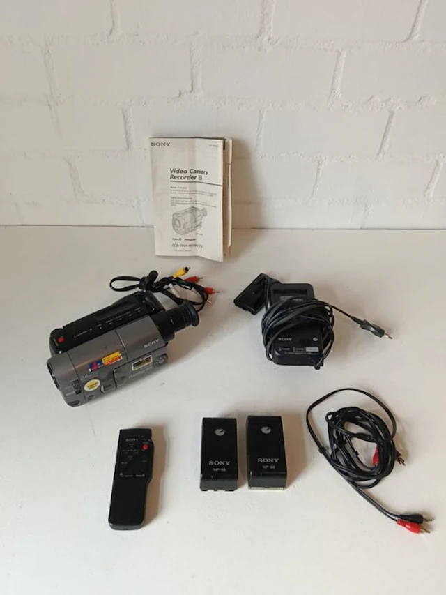 Sony Handycam CCD-TRV21E Video8 camera