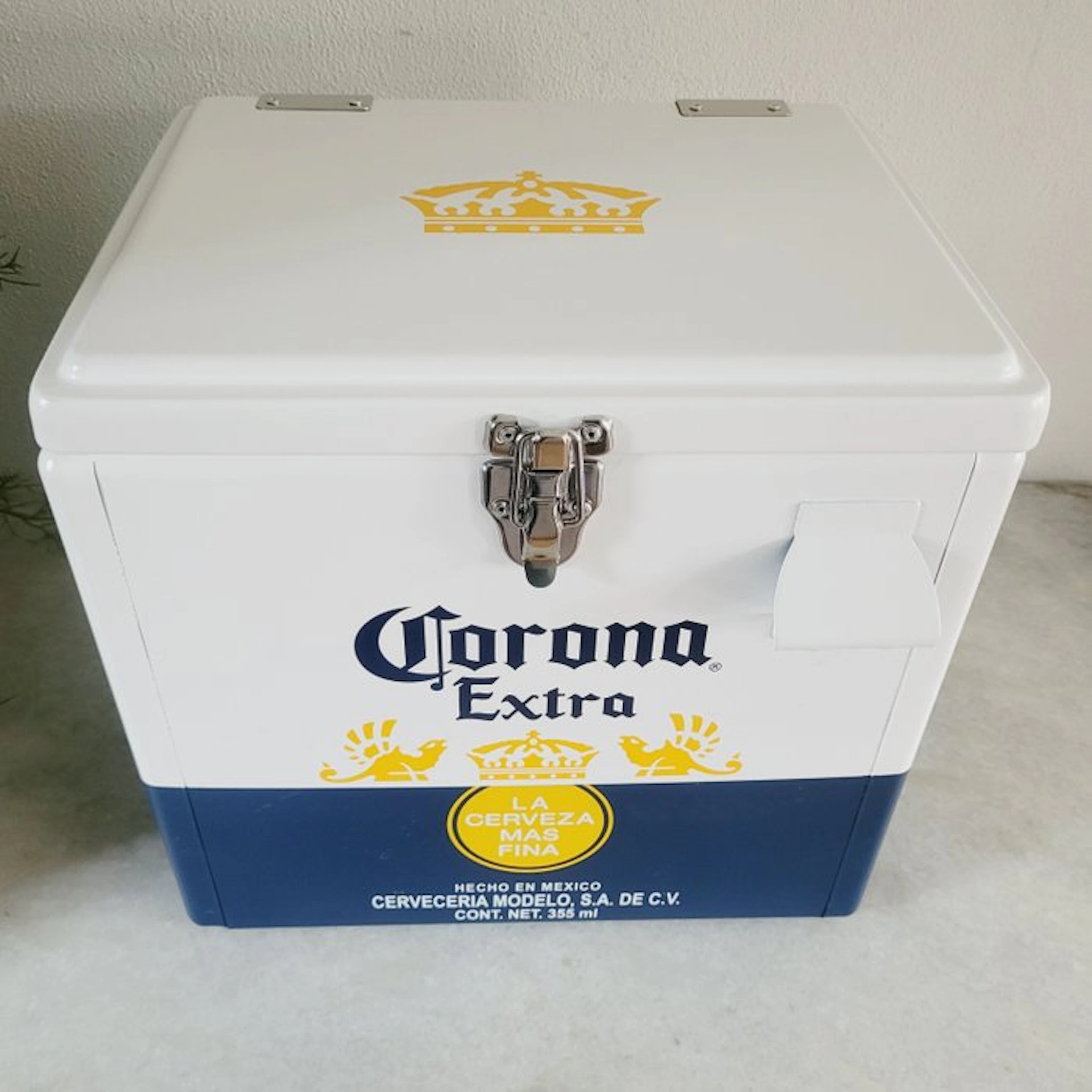 Corona Beer S.A. - Advertising sign - cooler box - Metal & Aluminum