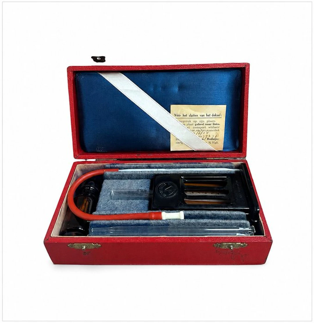 Resistance Farbstab-Haemometer - Medical instrument - Wood, Bakelite, Glass