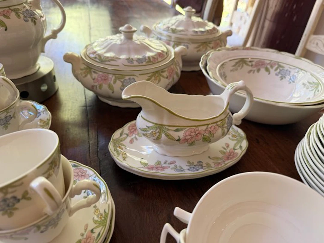 Royal Doulton - Dinner set (42) - Sudbury - Porcelain