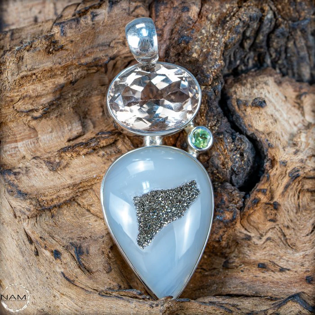 Elegant pendant with agate, topaz and emerald 63.9 ct, in 925 silver- 12.78 g