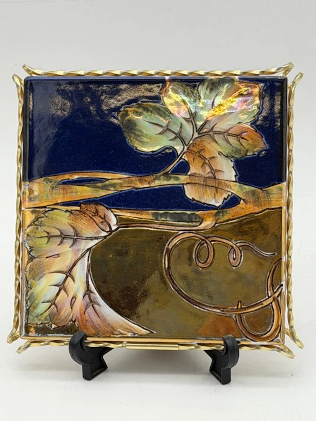 Jugendstil Tile - grape leaves and graceful tendrils in...