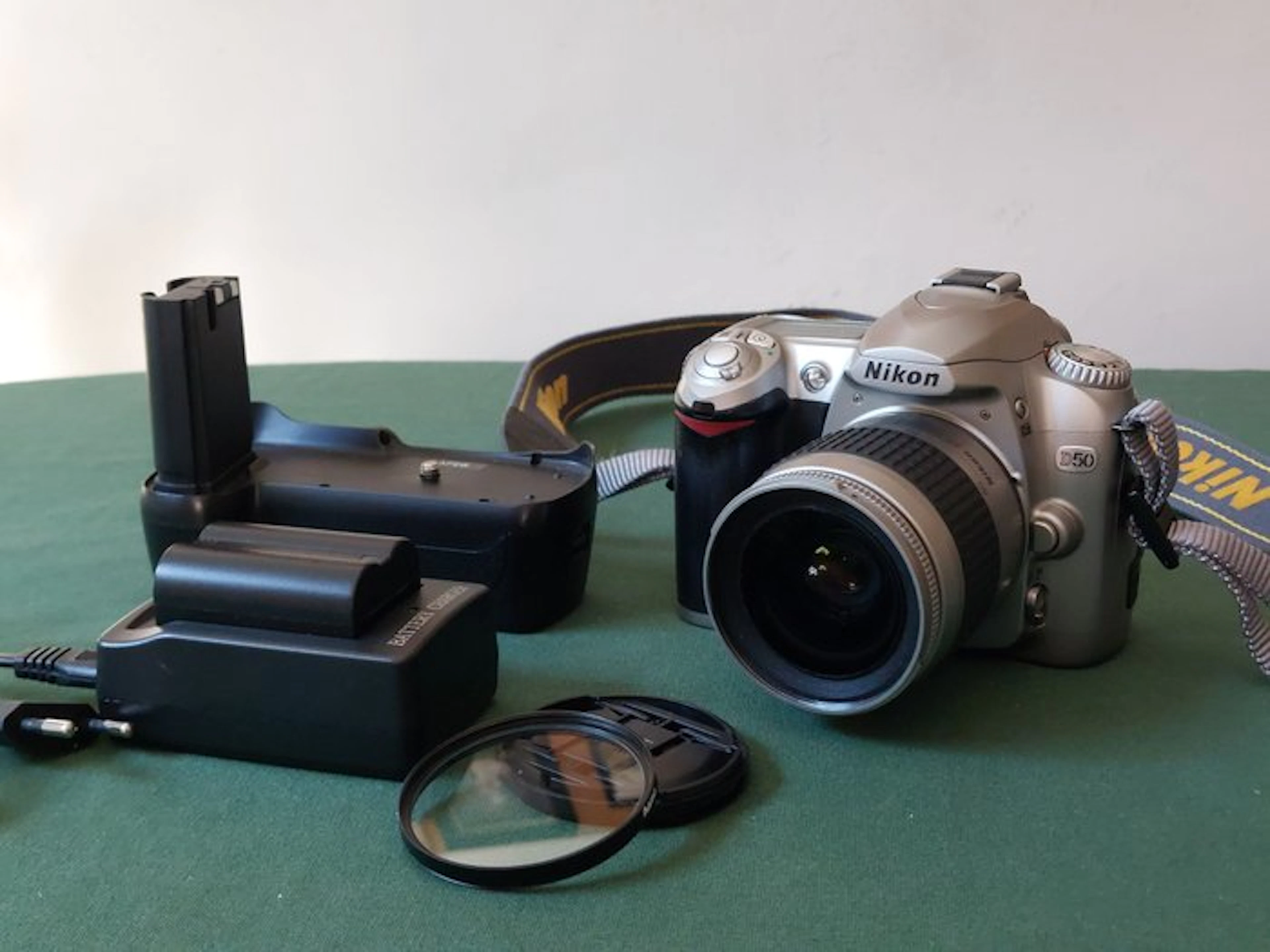 Nikon D50 & AF Nikkor 28 – 80mm 1:3.3 - 5.6G Digital reflex camera (DSLR)