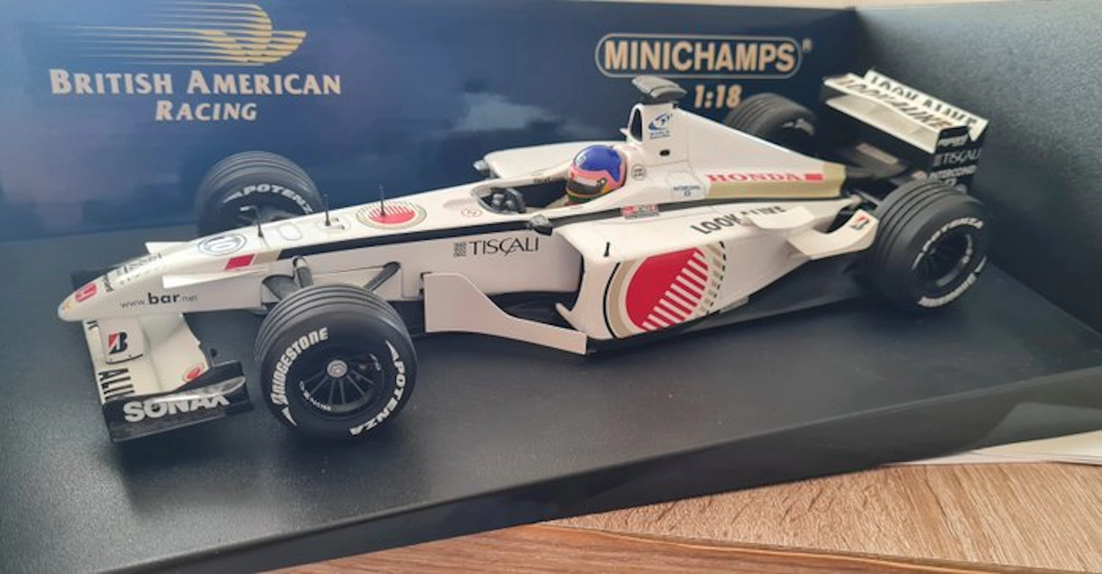 MiniChamps 1:18 - Model car - BAR Honda 03 J. Villeneuve