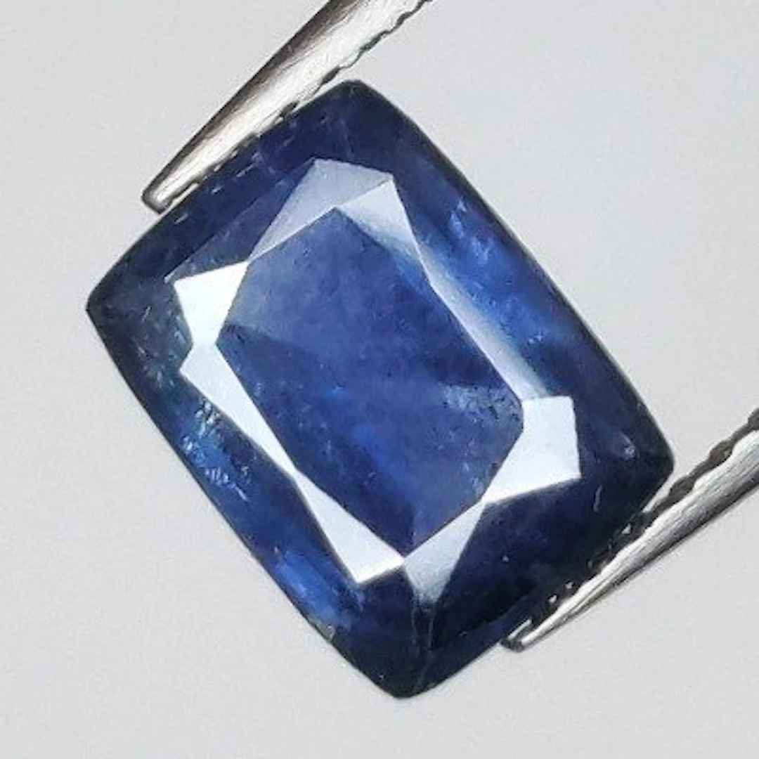 Blue Sapphire - 2.24 ct - Antwerp Laboratory for Gemstone Testing (ALGT)