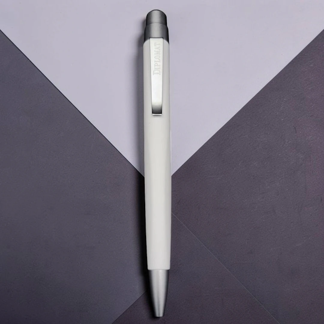 Diplomat - Matte White & Grey / Vintage Collection - No...