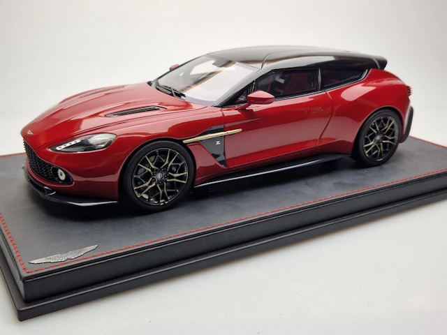 211-TwoEleven 1:18 - Model car - Aston Martin Zagato...